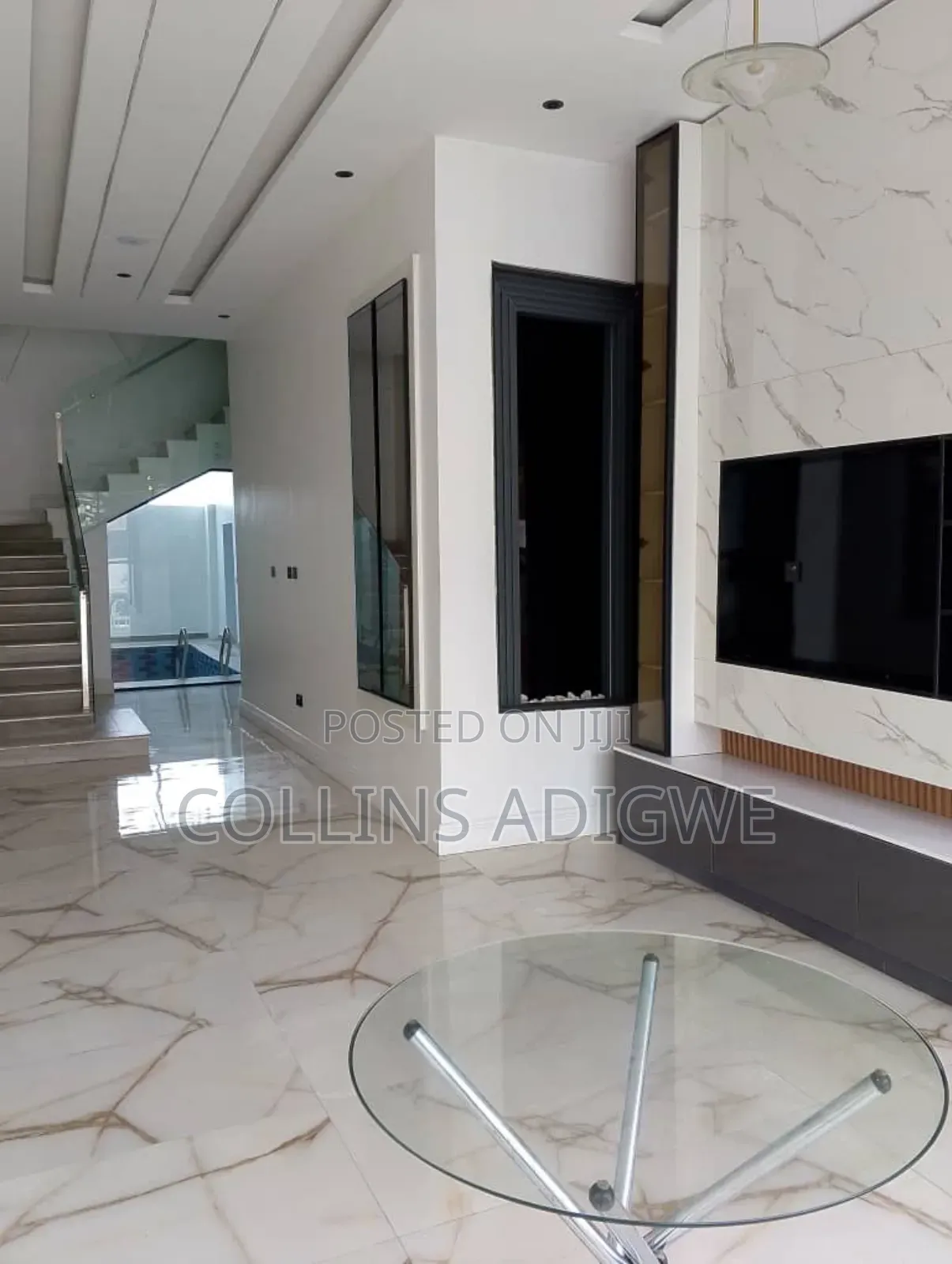 5bdrm Duplex in Call Estate Chevron for sale