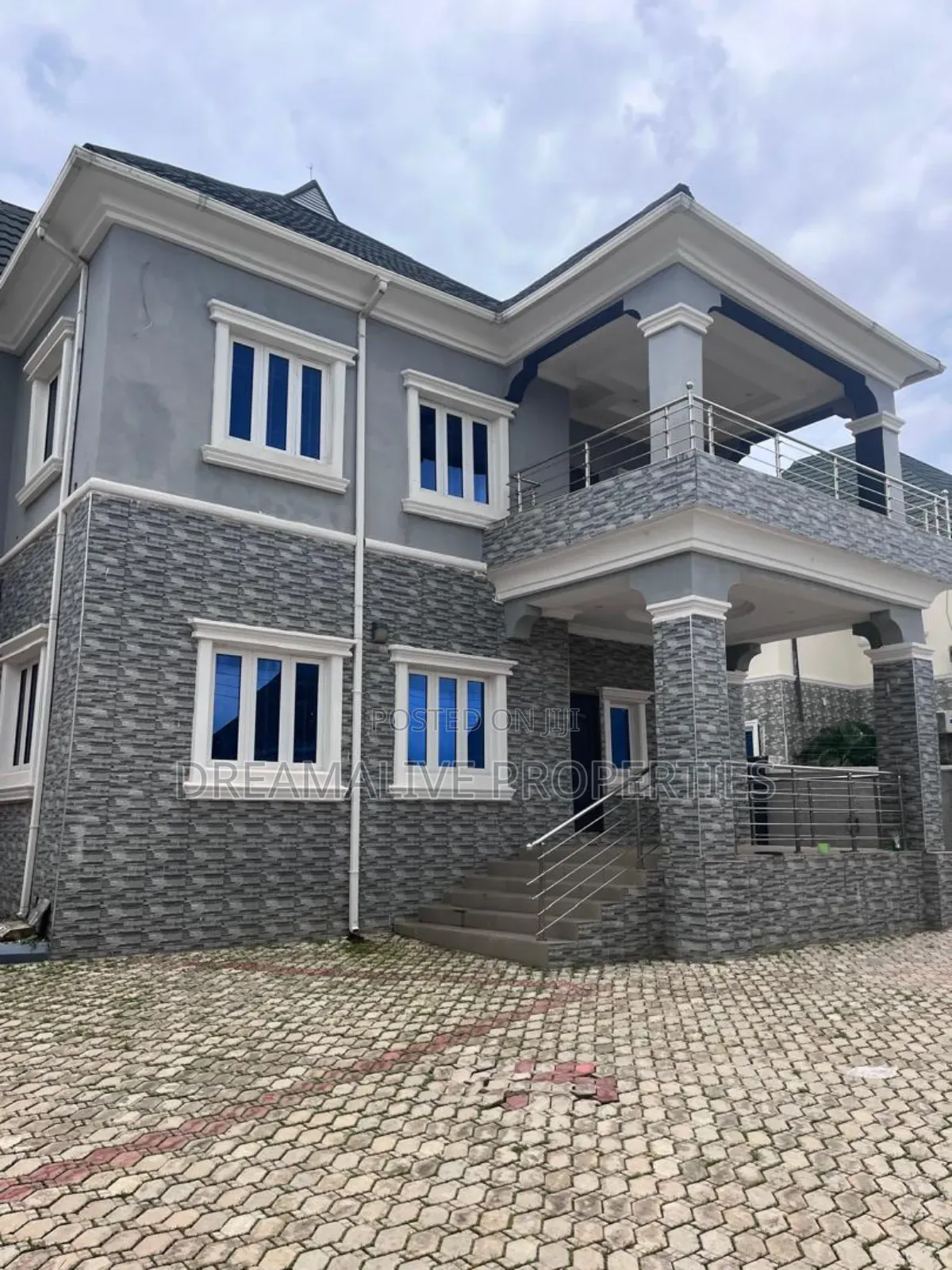 5bdrm Duplex in An Estate, Life Camp for sale