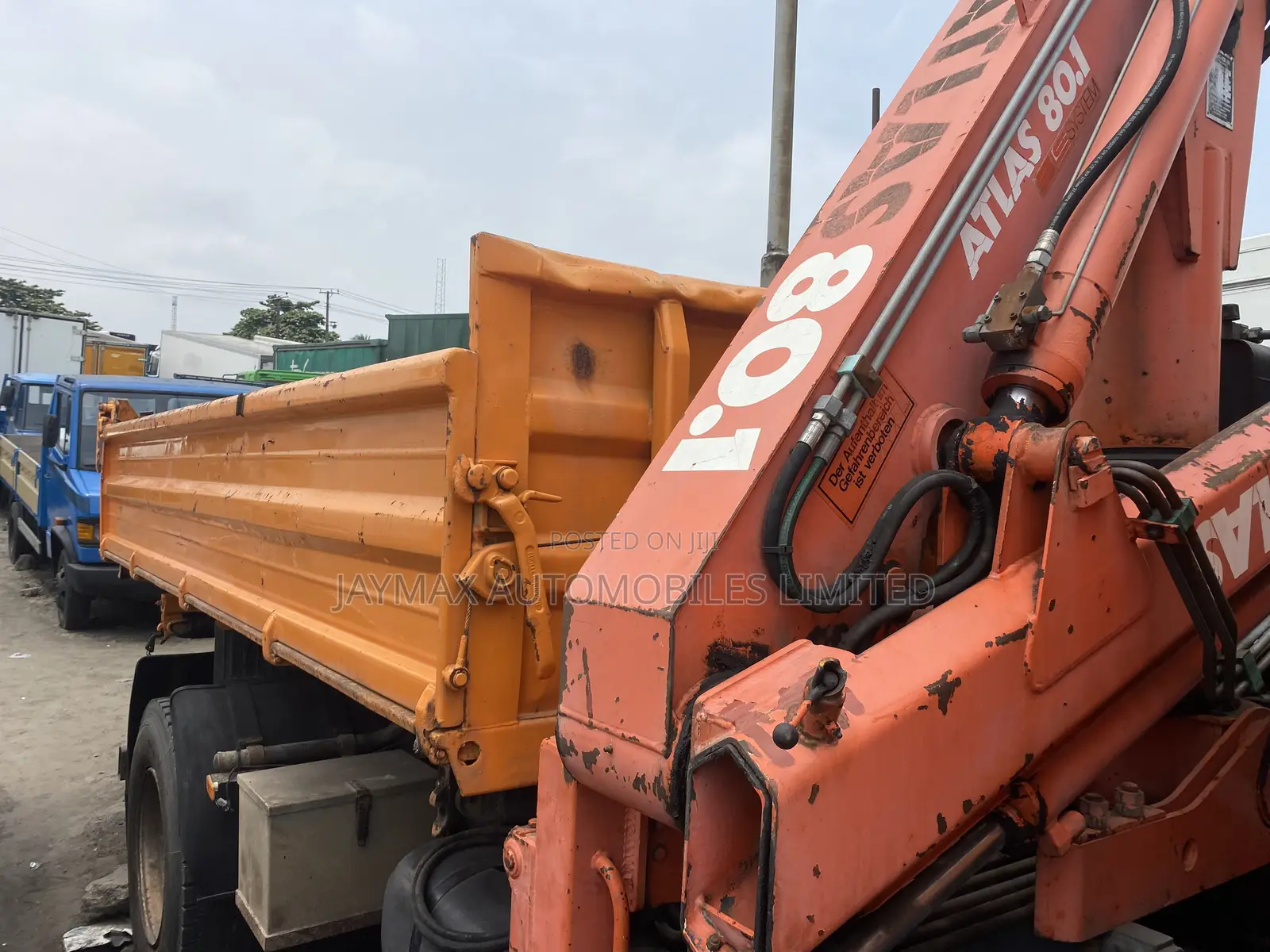 Mercedes Benz 1820 With Hiab