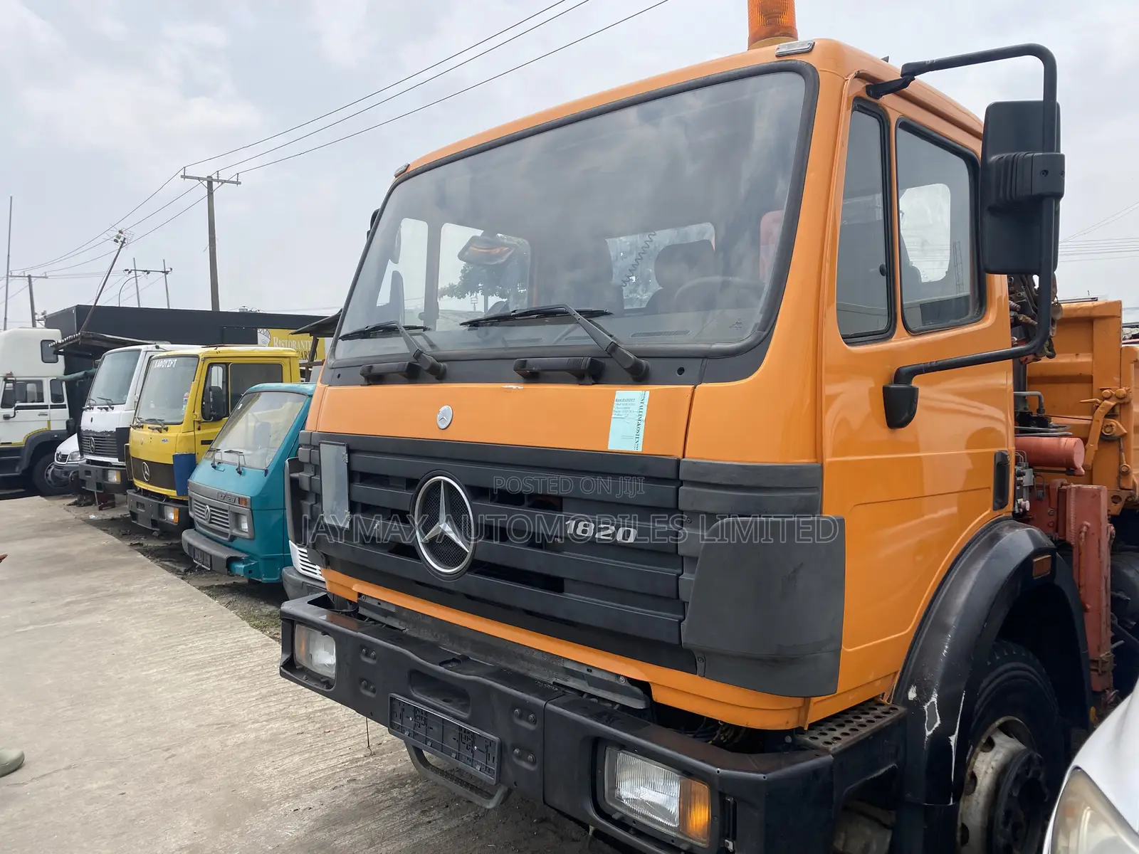 Mercedes Benz 1820 With Hiab
