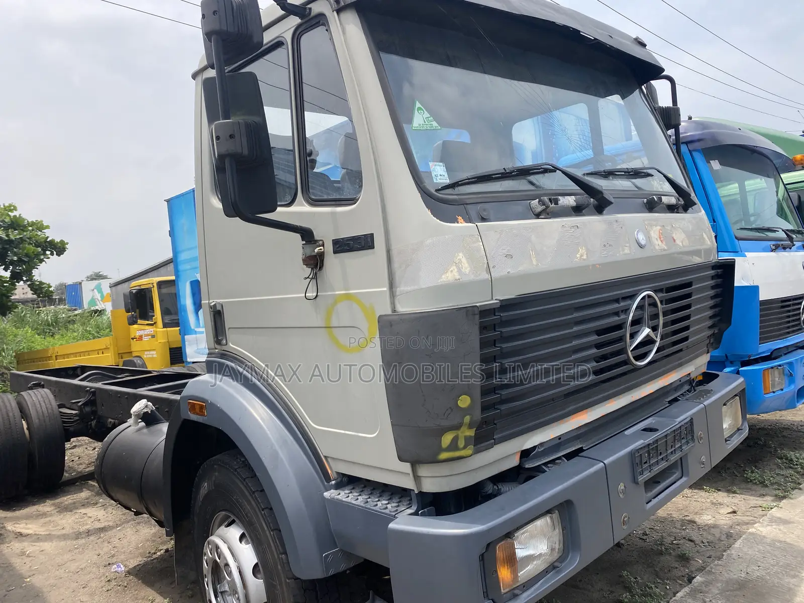 Mercedes Benz 2531 Cab and Chassis