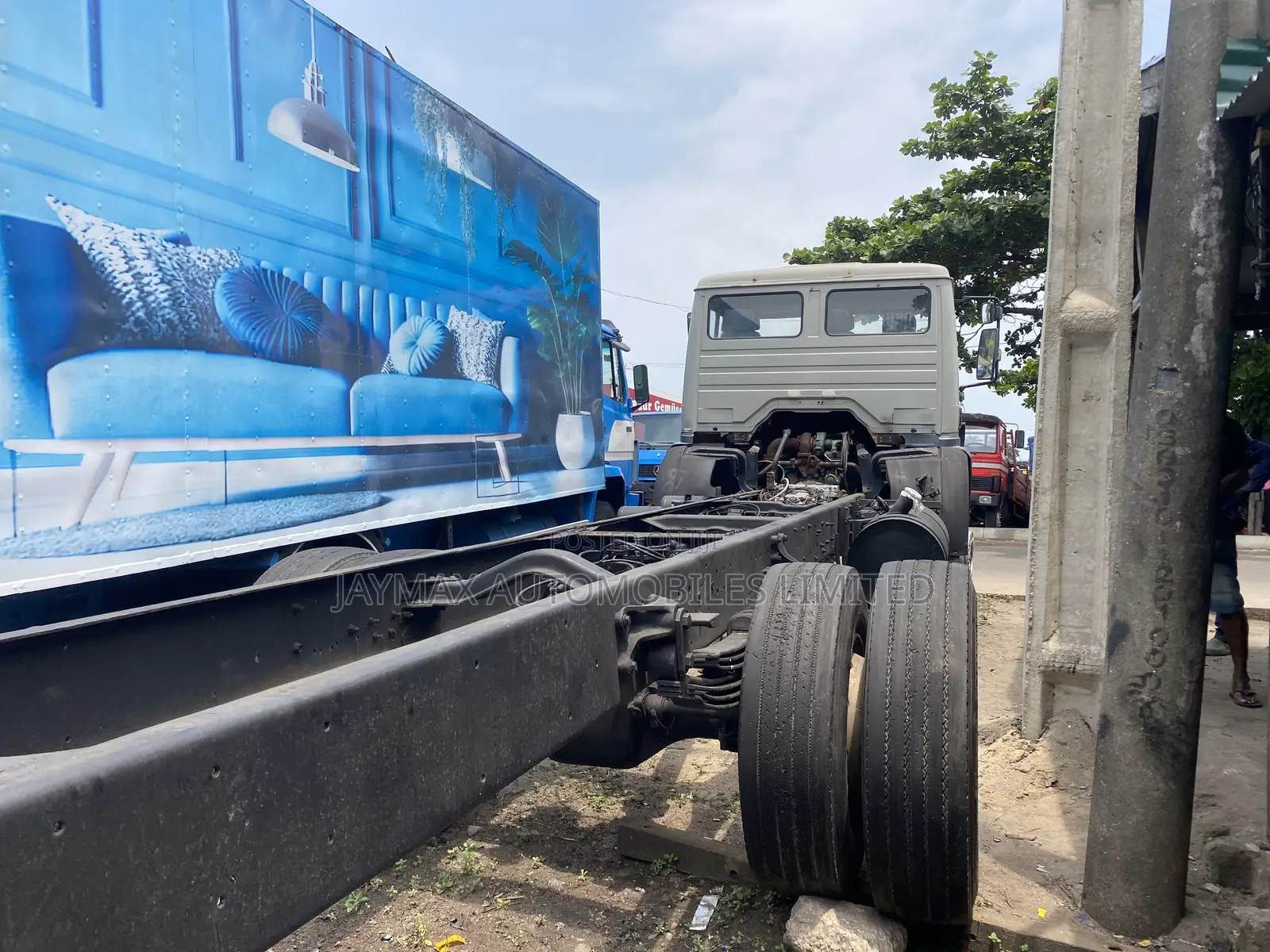 Mercedes Benz 2531 Cab and Chassis
