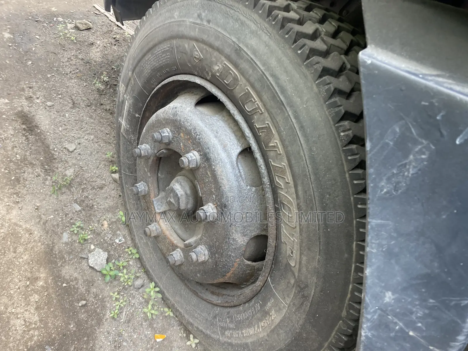 Mercedes Benz Tipper 8 Bolts Red