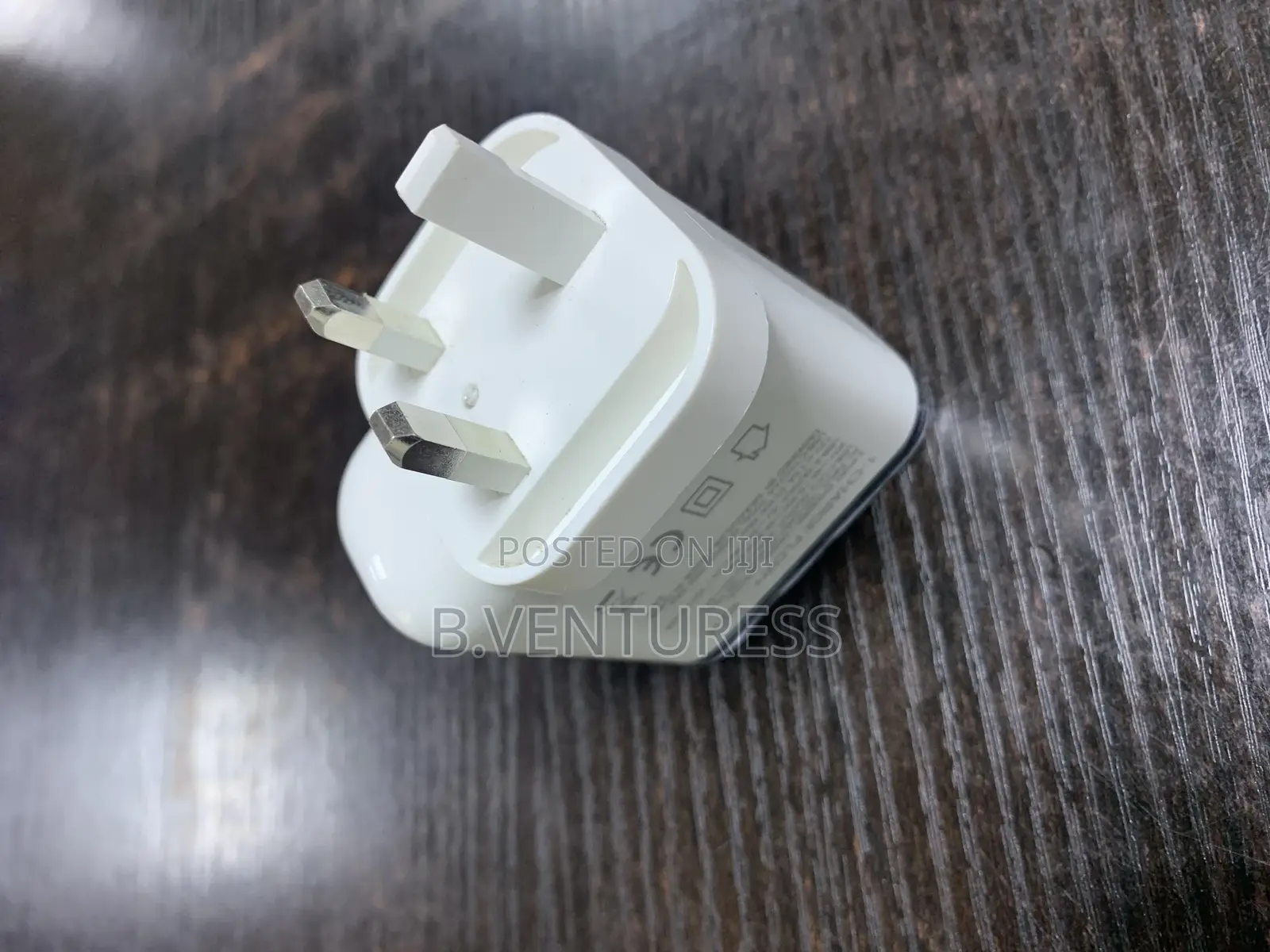 Momax 1-Charge Flow+ 3-Port Gan Charger 80w