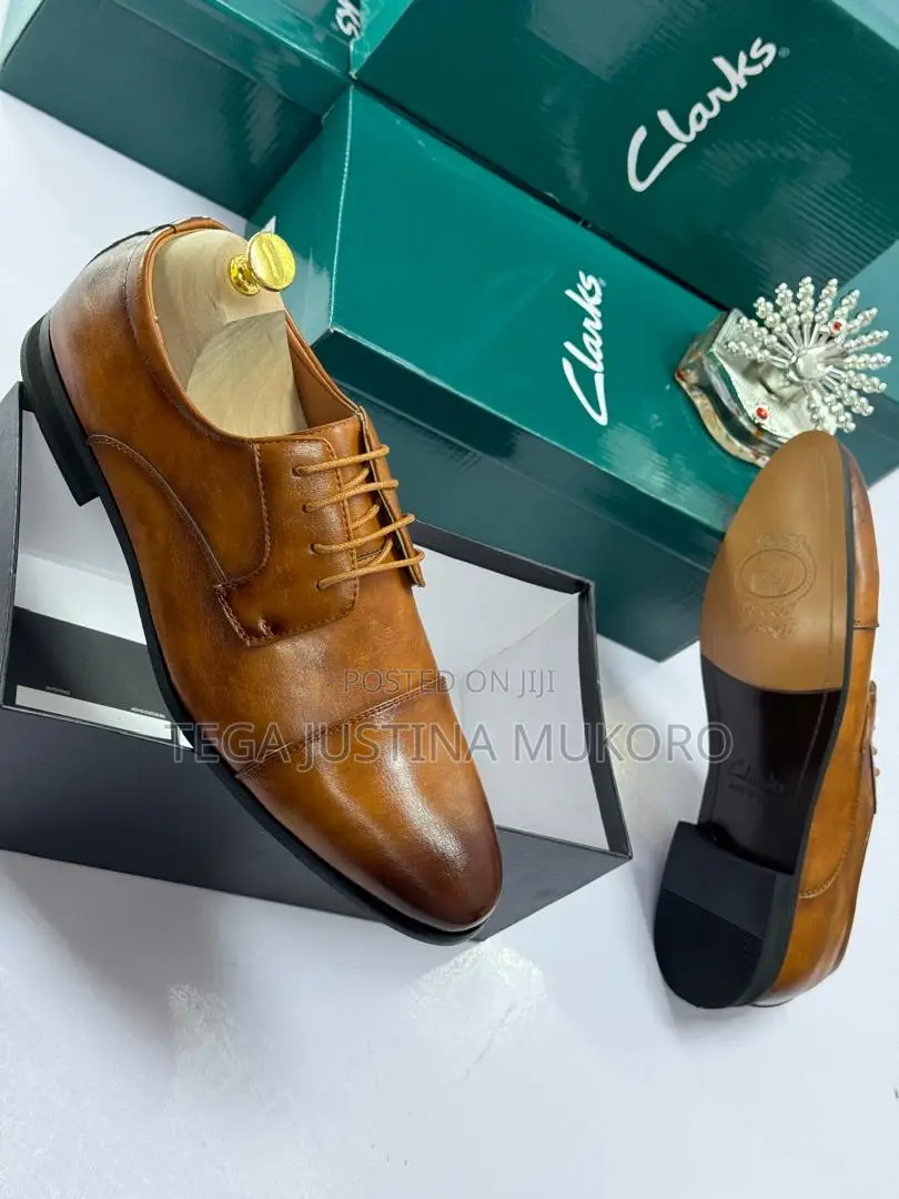 Clark's Men Pointed Toe Flat Shoes