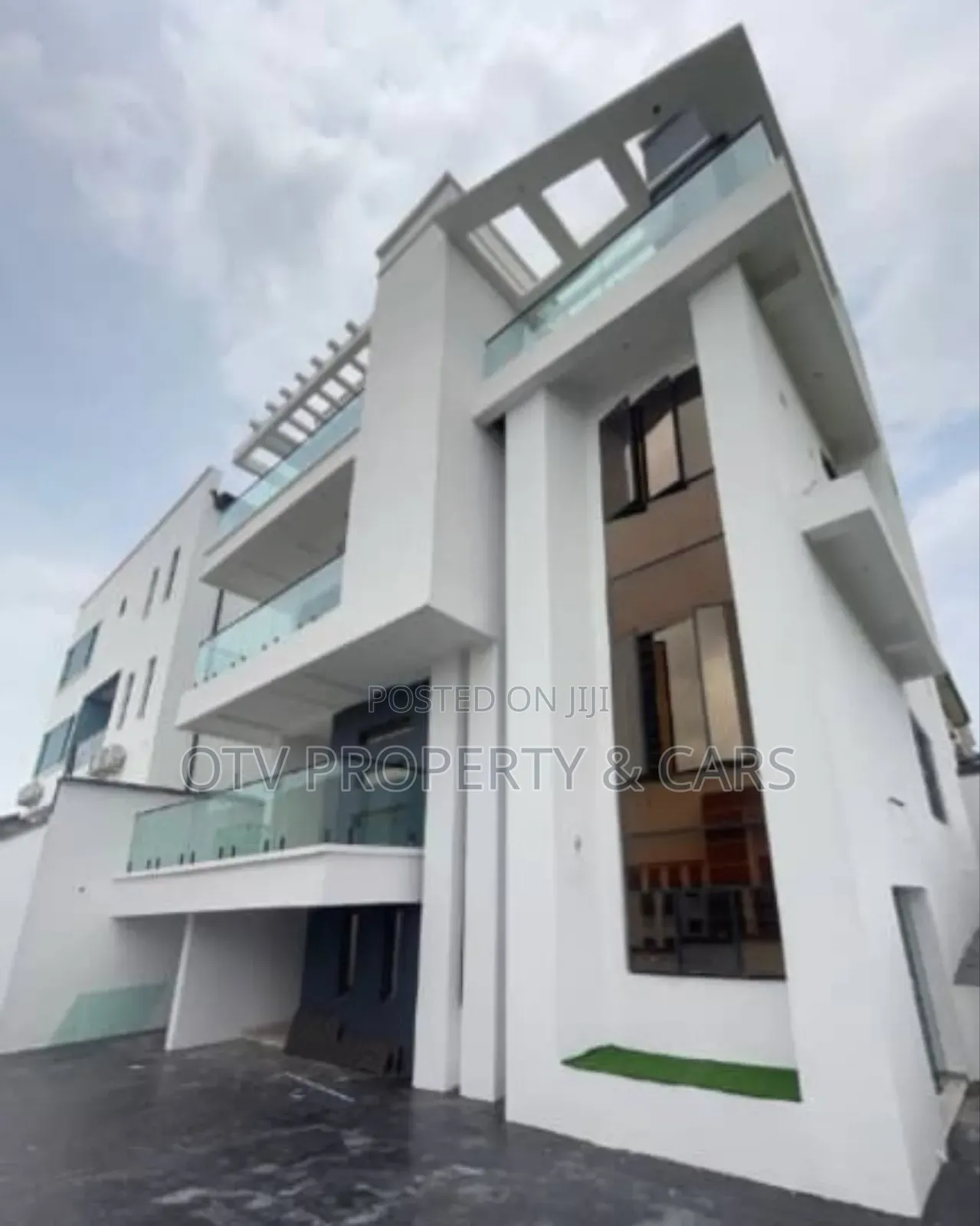 Furnished 5bdrm Duplex in GRA Phase 1 for sale