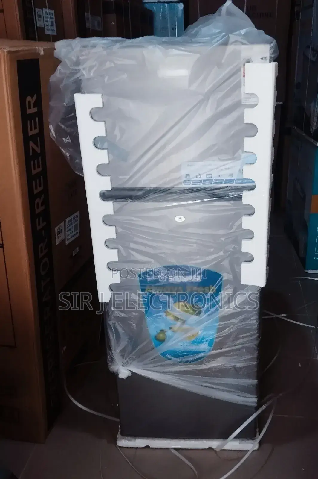Snowsea 250litre Standing Refrigerator With Top Mini Freezer