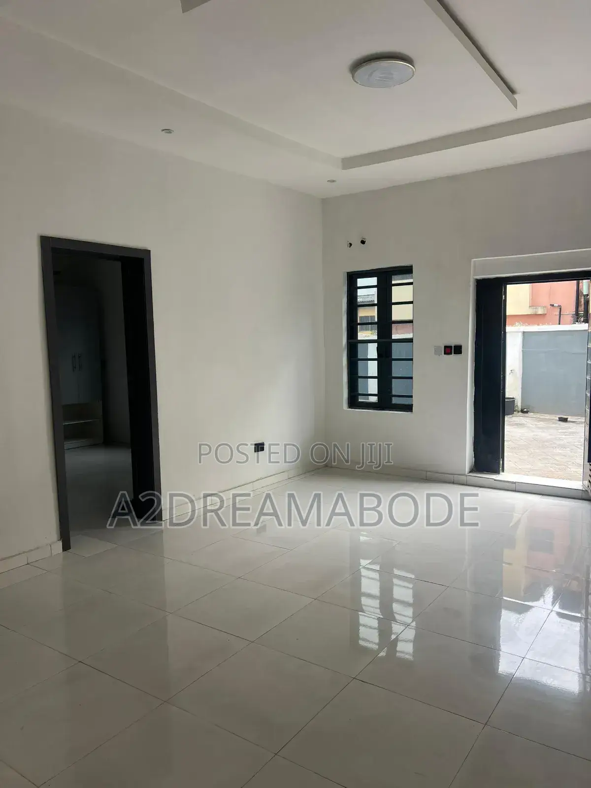 3bdrm Apartment in Magodo Phase 2 Gra, Ikeja for sale