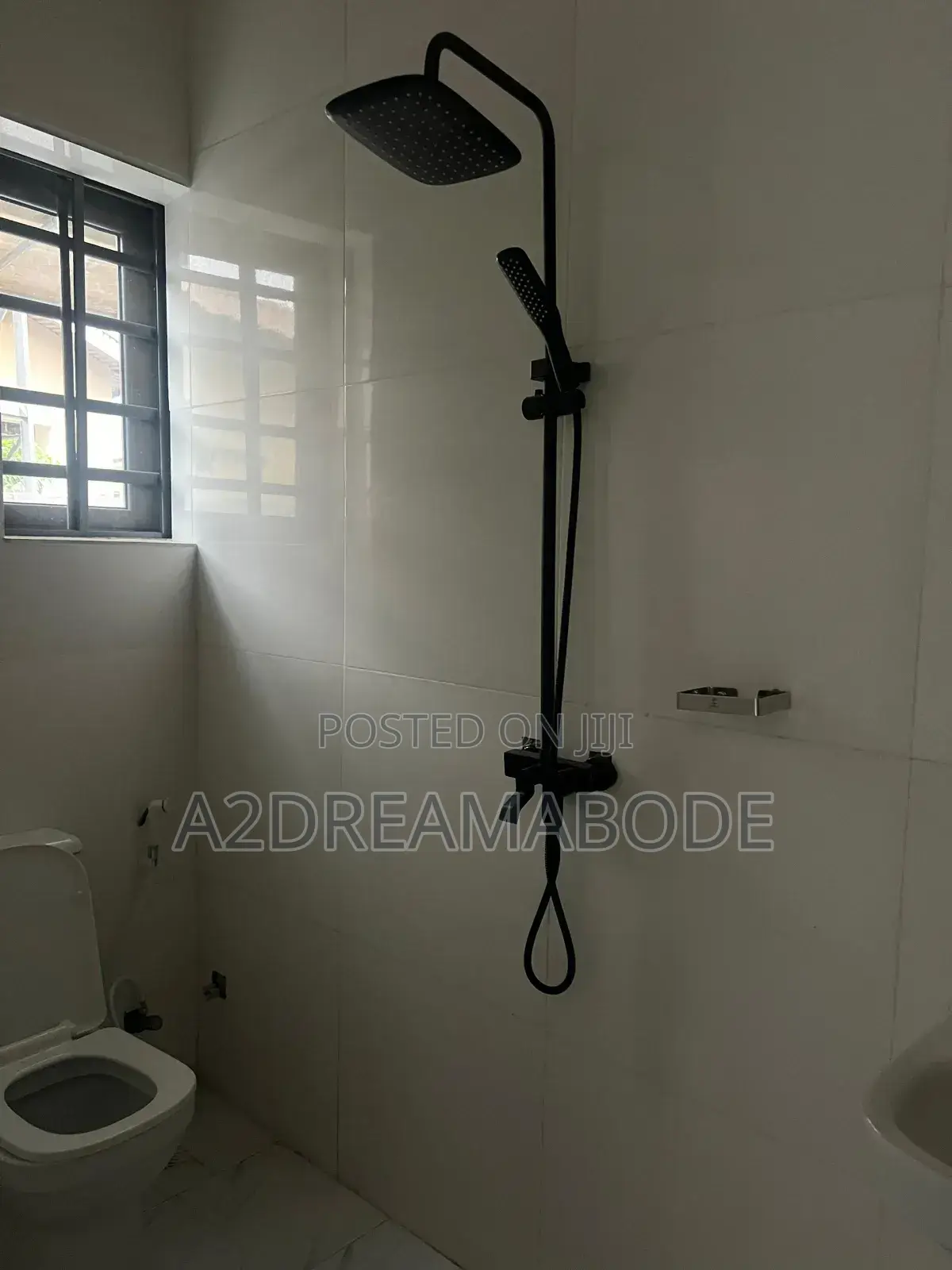 3bdrm Apartment in Magodo Phase 2 Gra, Ikeja for sale