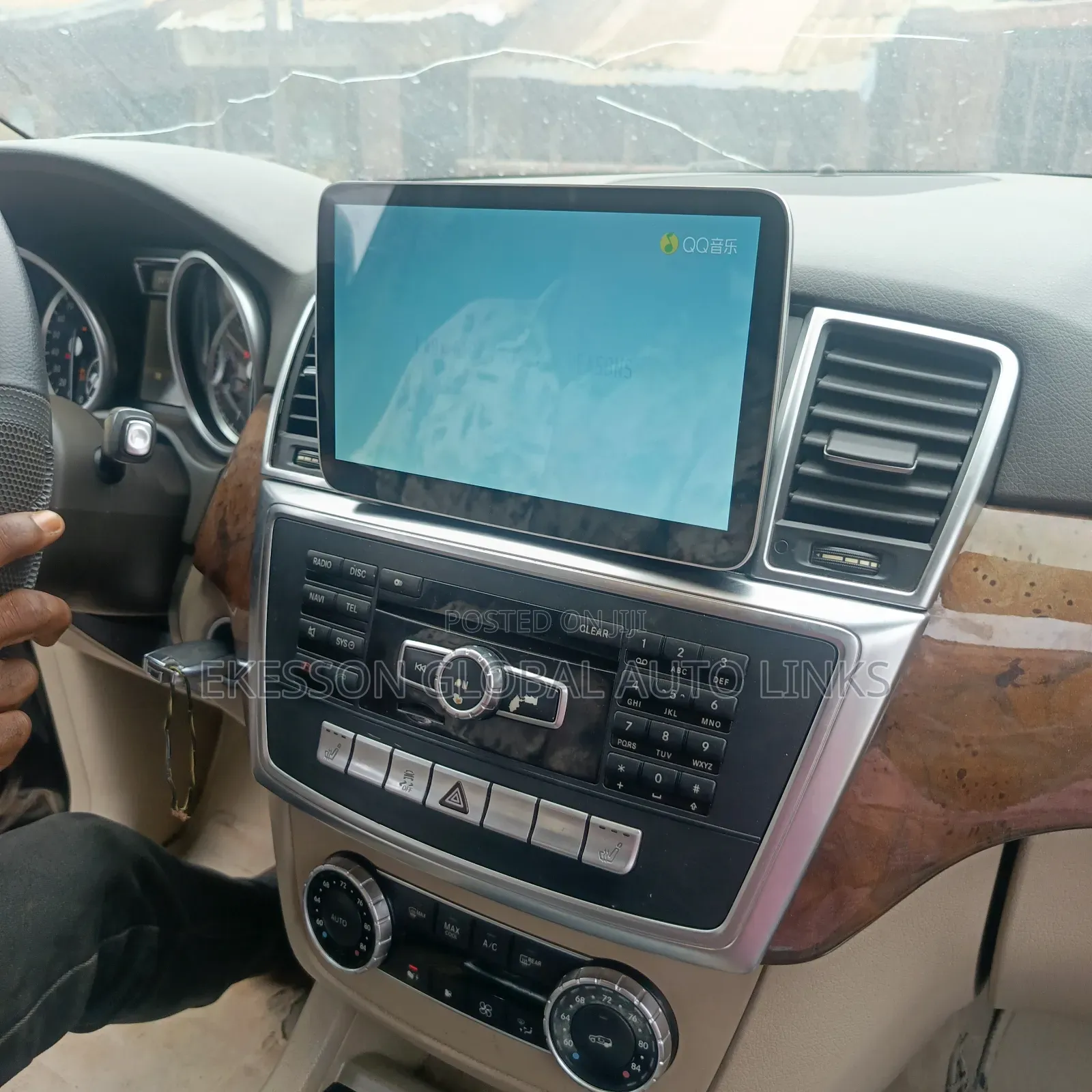 G .L .E Benz 2013 to 2017 Android With Car Play Screen