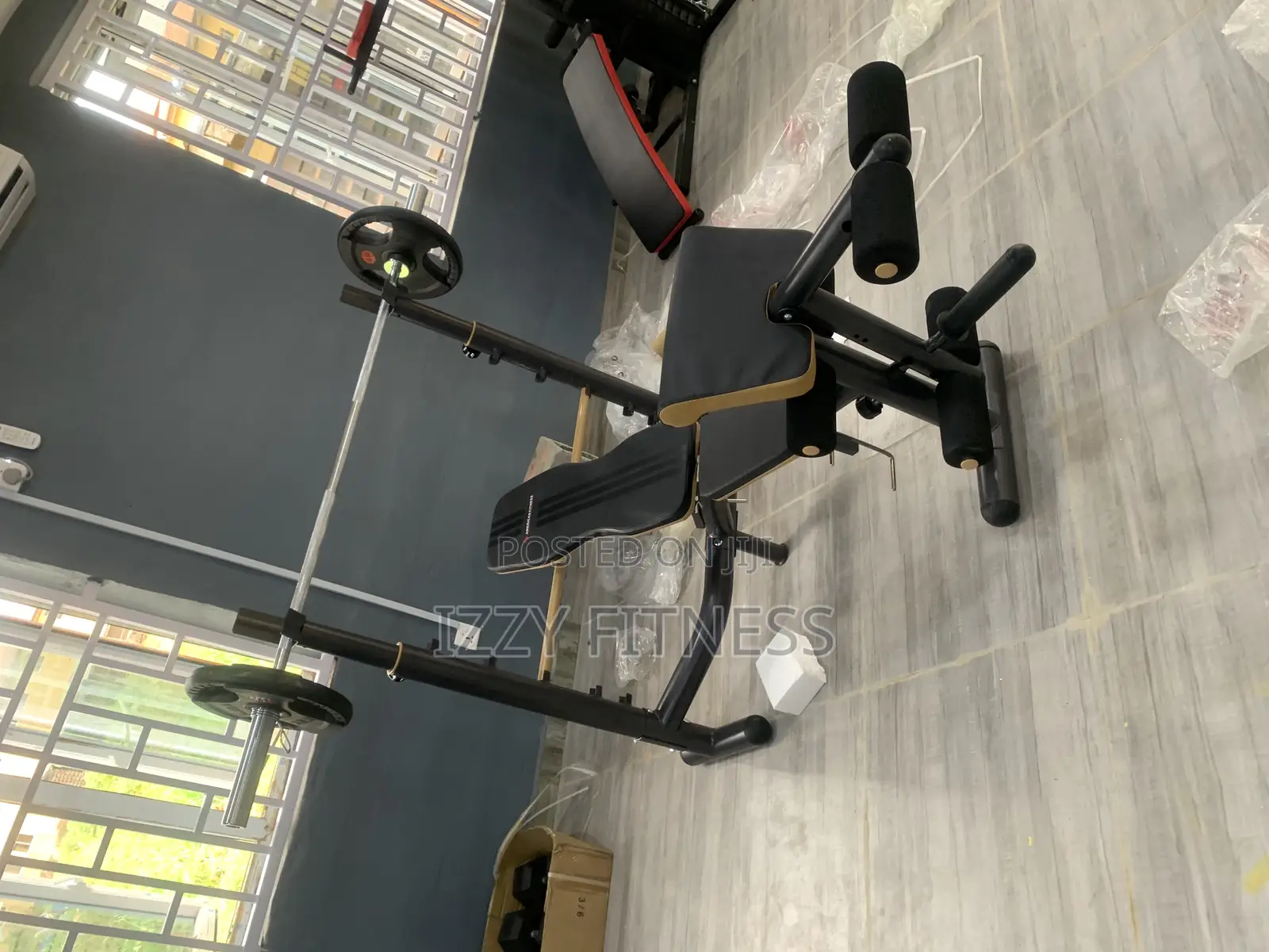 Commercial Weight Bench