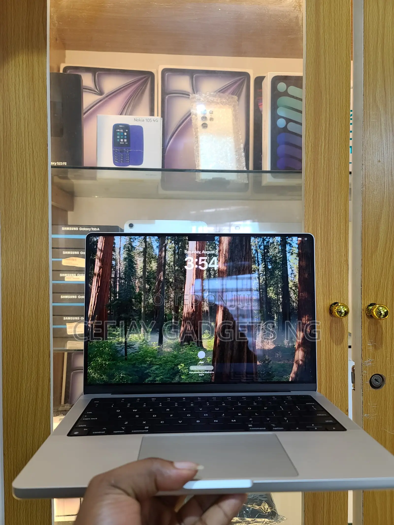 Laptop Apple MacBook Pro 2023 M2 Pro 16GB Apple M2 Ultra SSD 512GB