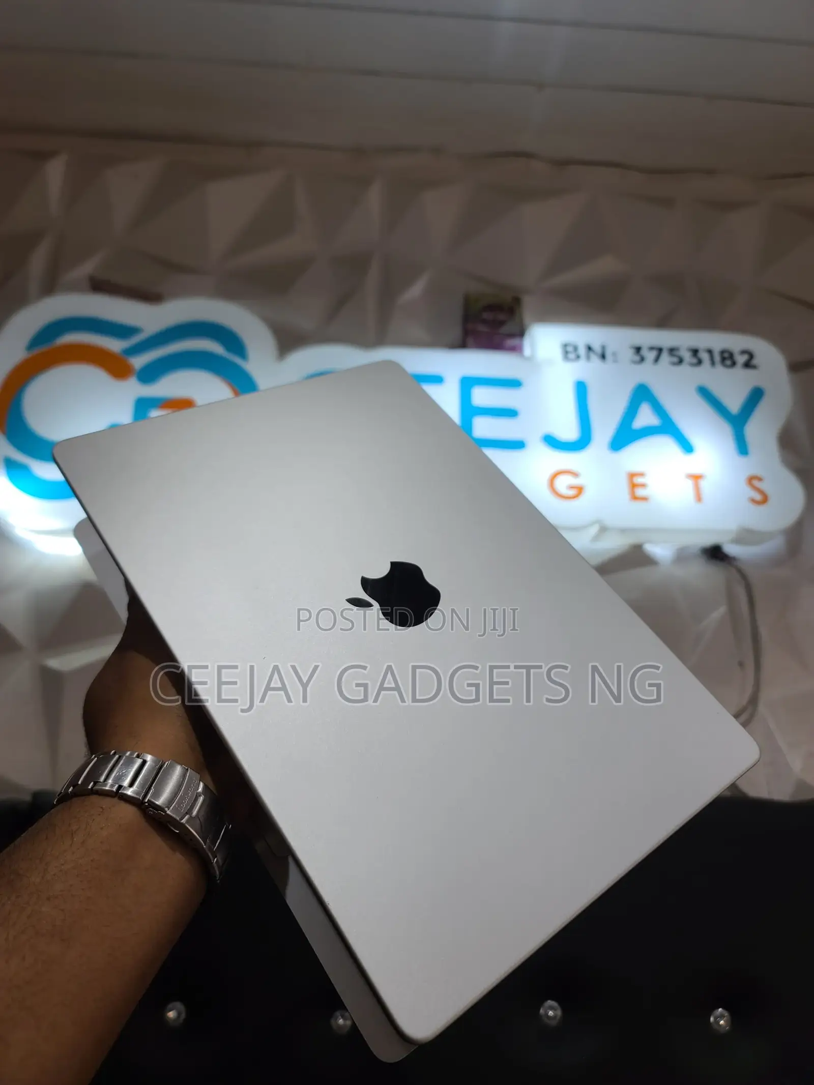 Laptop Apple MacBook Pro 2023 M2 Pro 16GB Apple M2 Ultra SSD 512GB