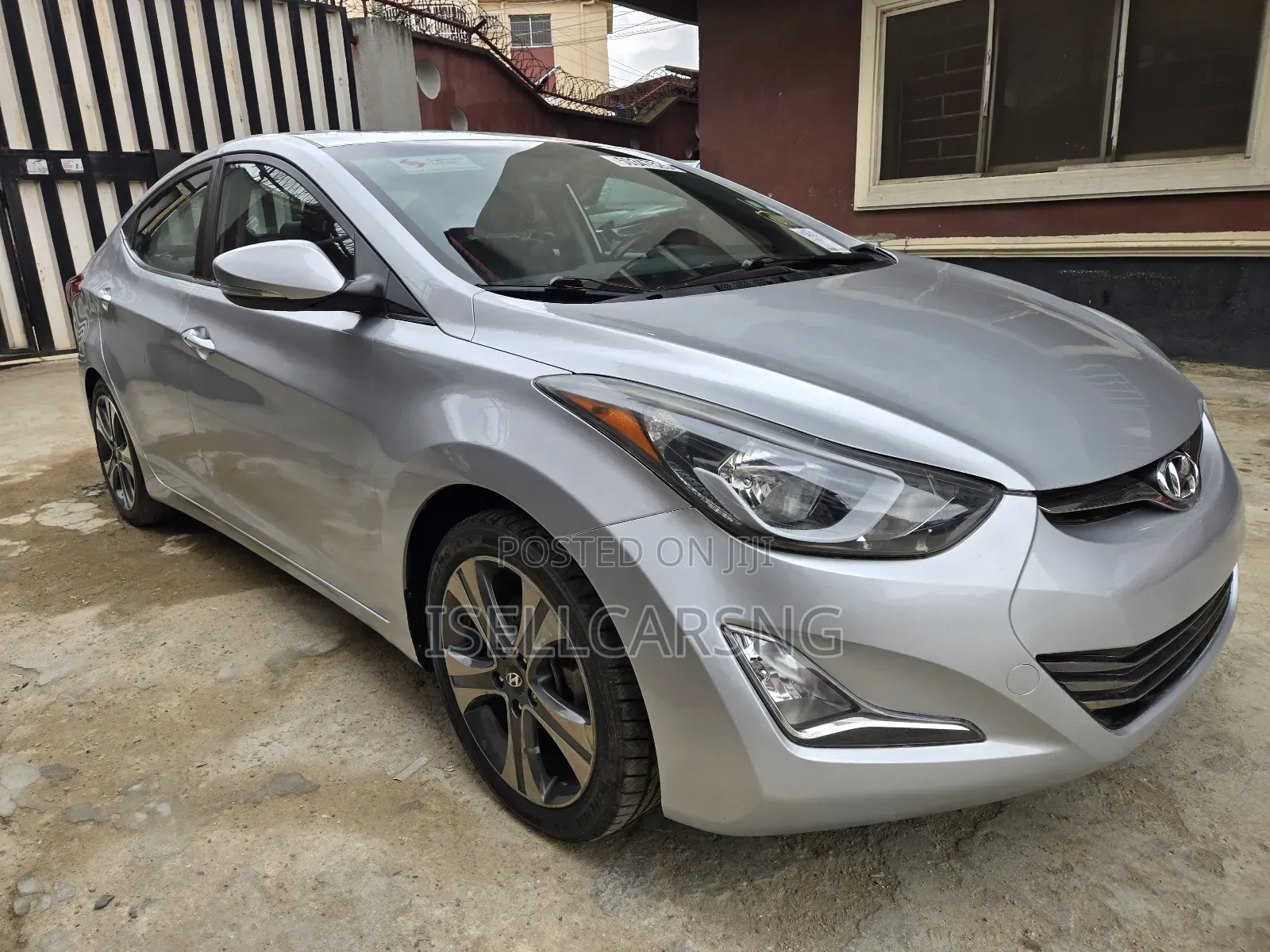 Hyundai Elantra Limited 4dr Sedan (1.8L 4cyl 6A) 2015 Silver