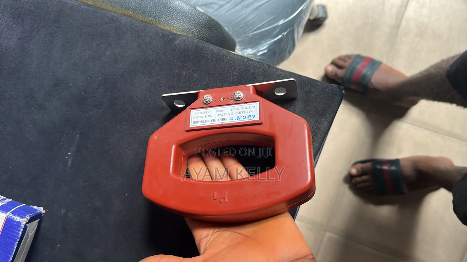 Original Current Transformer 1000/5a for Copper Bars