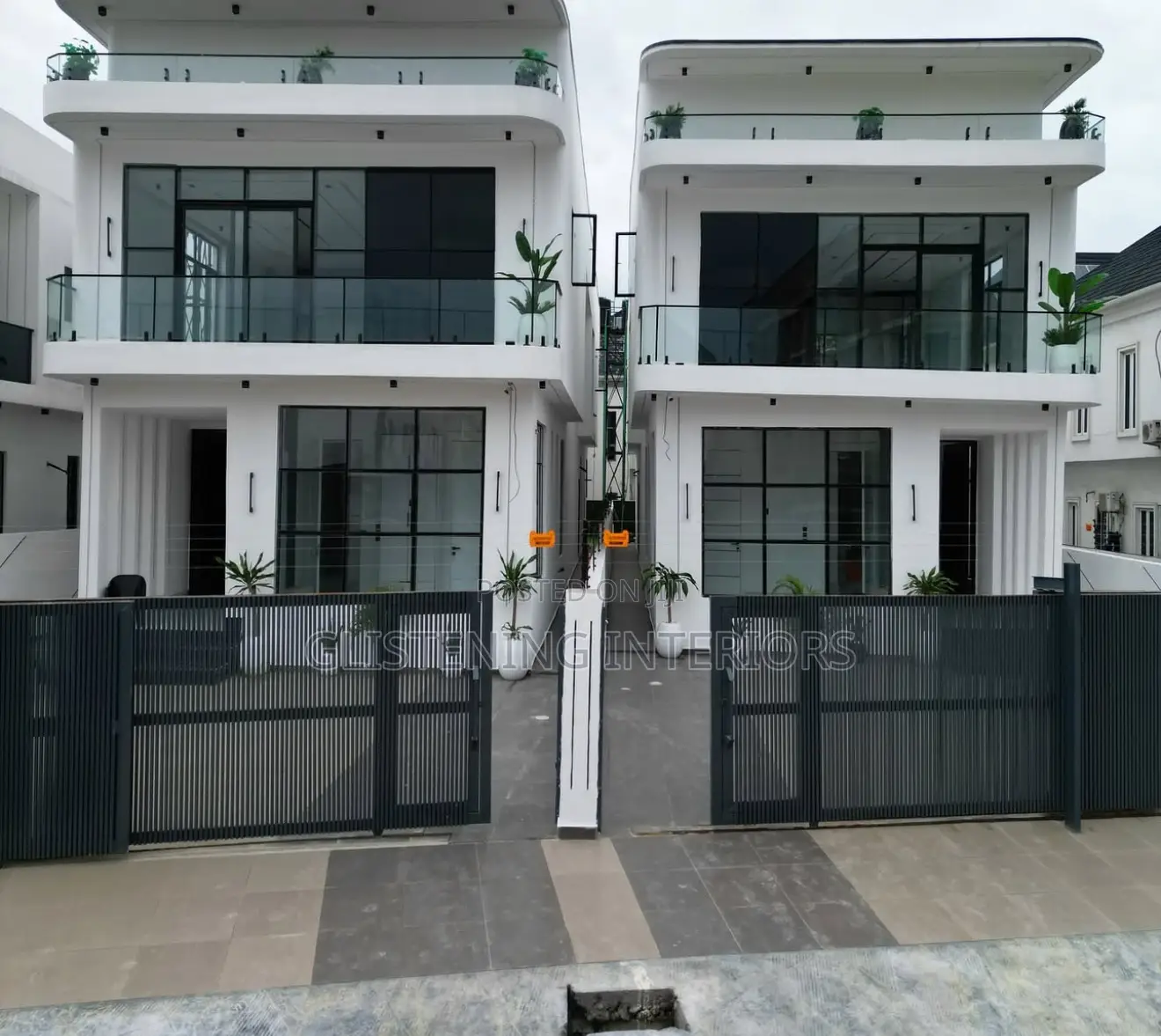 Balcony Frameless 10mm Plain Tempered Glass