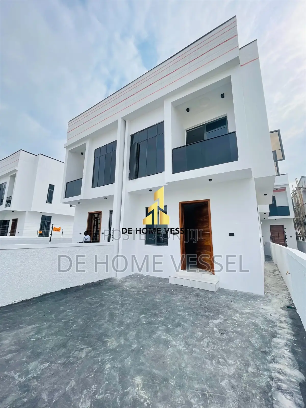 4bdrm Duplex in Ikota for sale