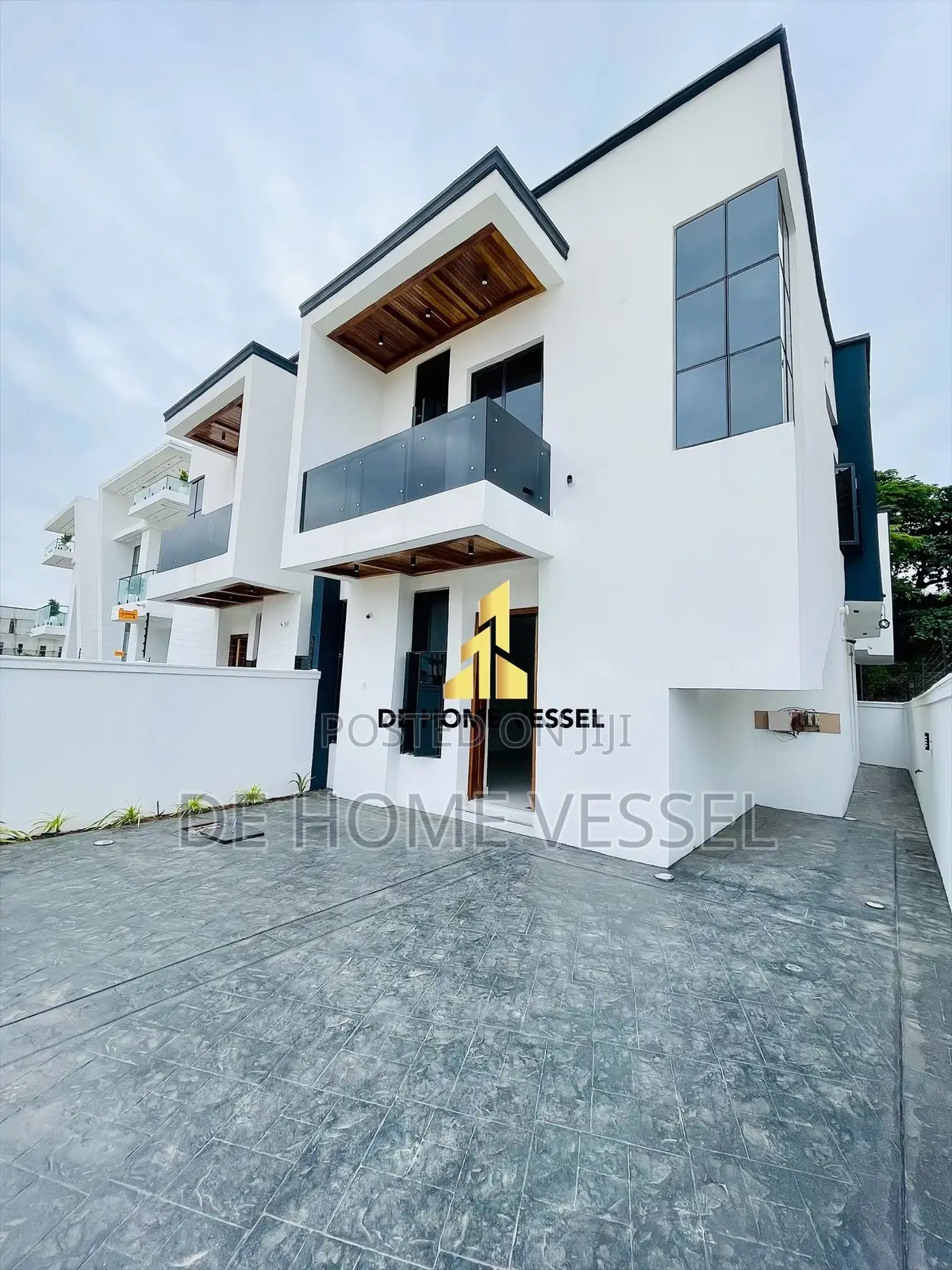 4bdrm Duplex in Lekki for sale