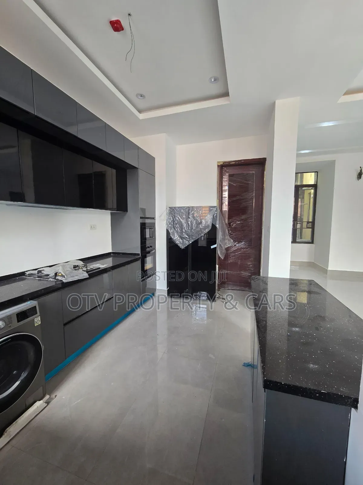 Furnished 3bdrm Apartment In Lekki Phase 1 For Sale