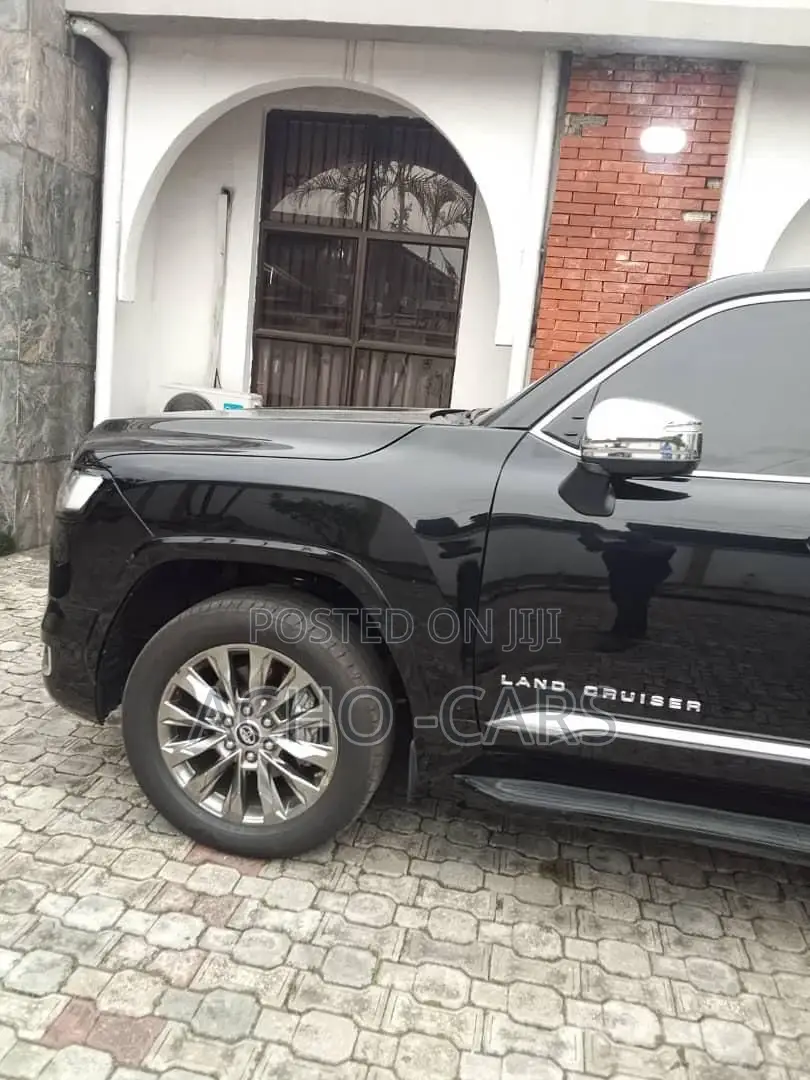 Toyota Land Cruiser 2024 Black