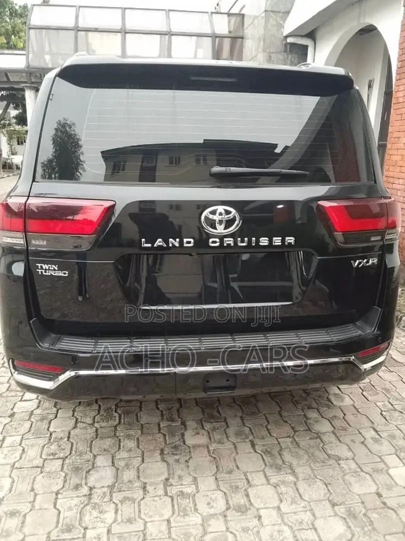 Toyota Land Cruiser 2024 Black