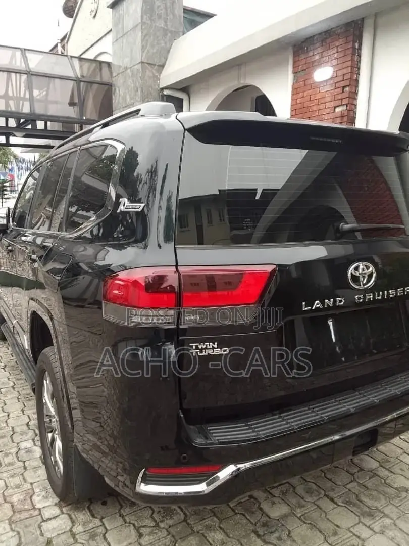 Toyota Land Cruiser 2024 Black