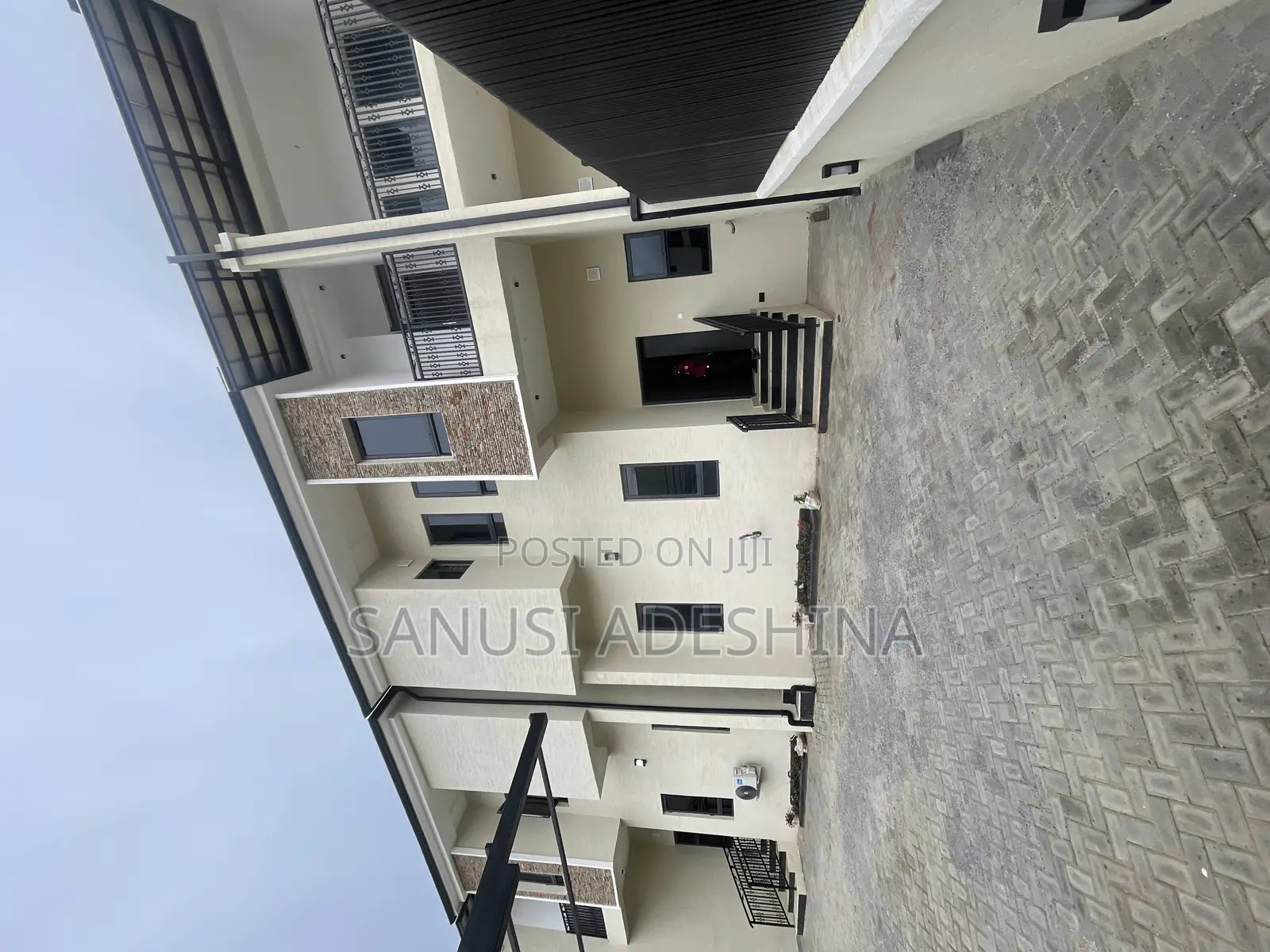 4bdrm Duplex in Jahi Gilmore,Very for rent