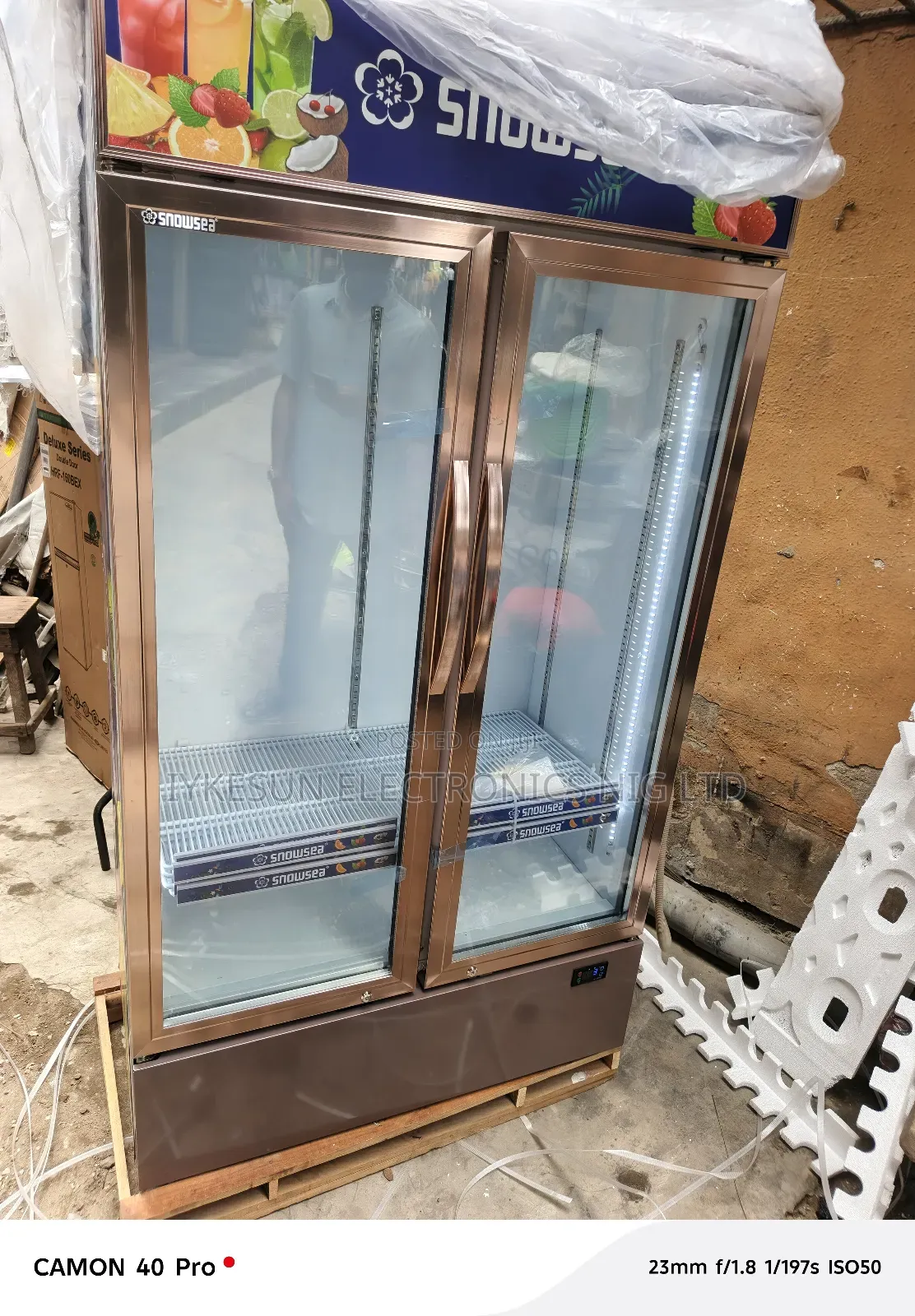 Original Snowsea Side by Side 2 Doors Glass Showcase 700l
