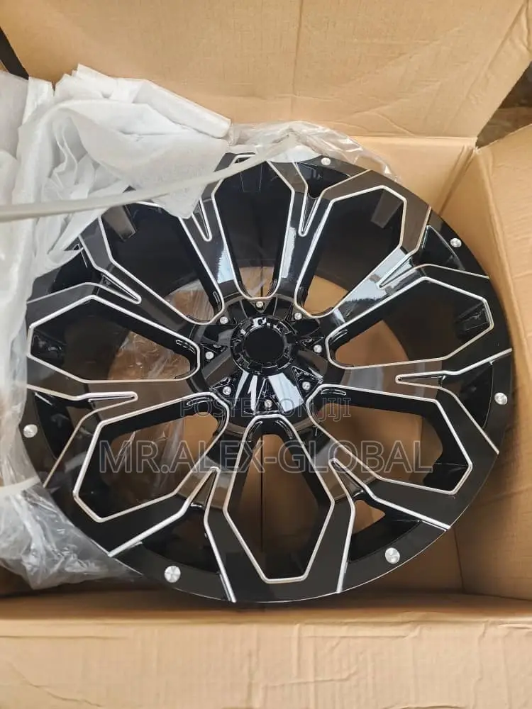 22 Inches Off-Road Wrangler Rim 5pies Set and Spare