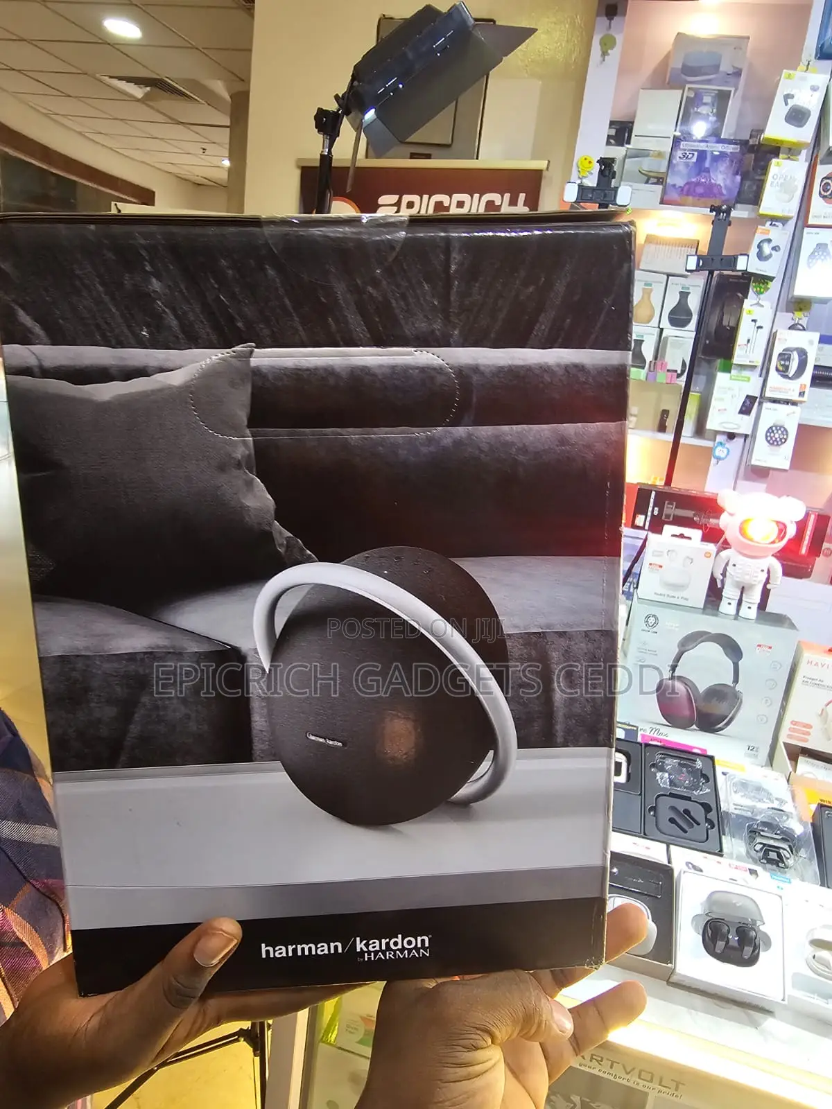 Onyx Studio 8 Wireless Bluetooth Speaker Harman/ Kardon