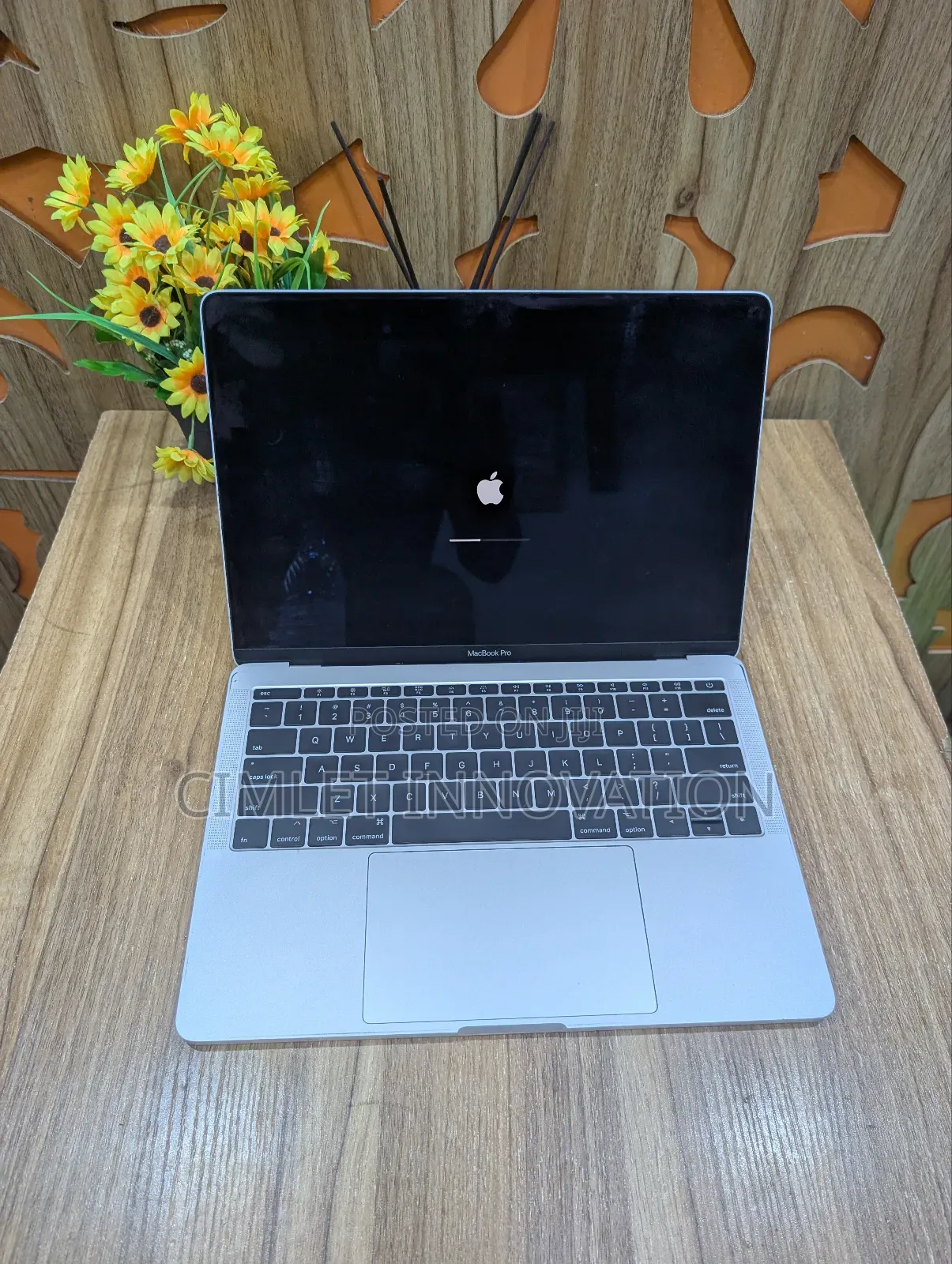Laptop Apple MacBook Pro 2017 8GB Intel Core i5 SSD 512GB