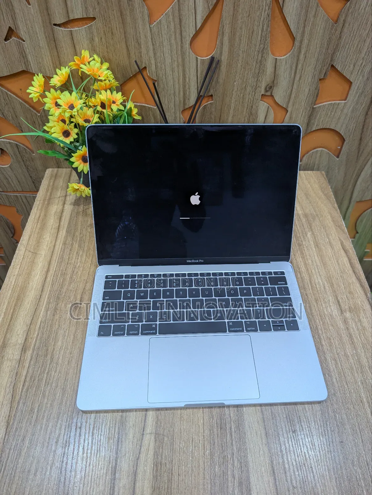 Laptop Apple MacBook Pro 2017 8GB Intel Core i5 SSD 512GB
