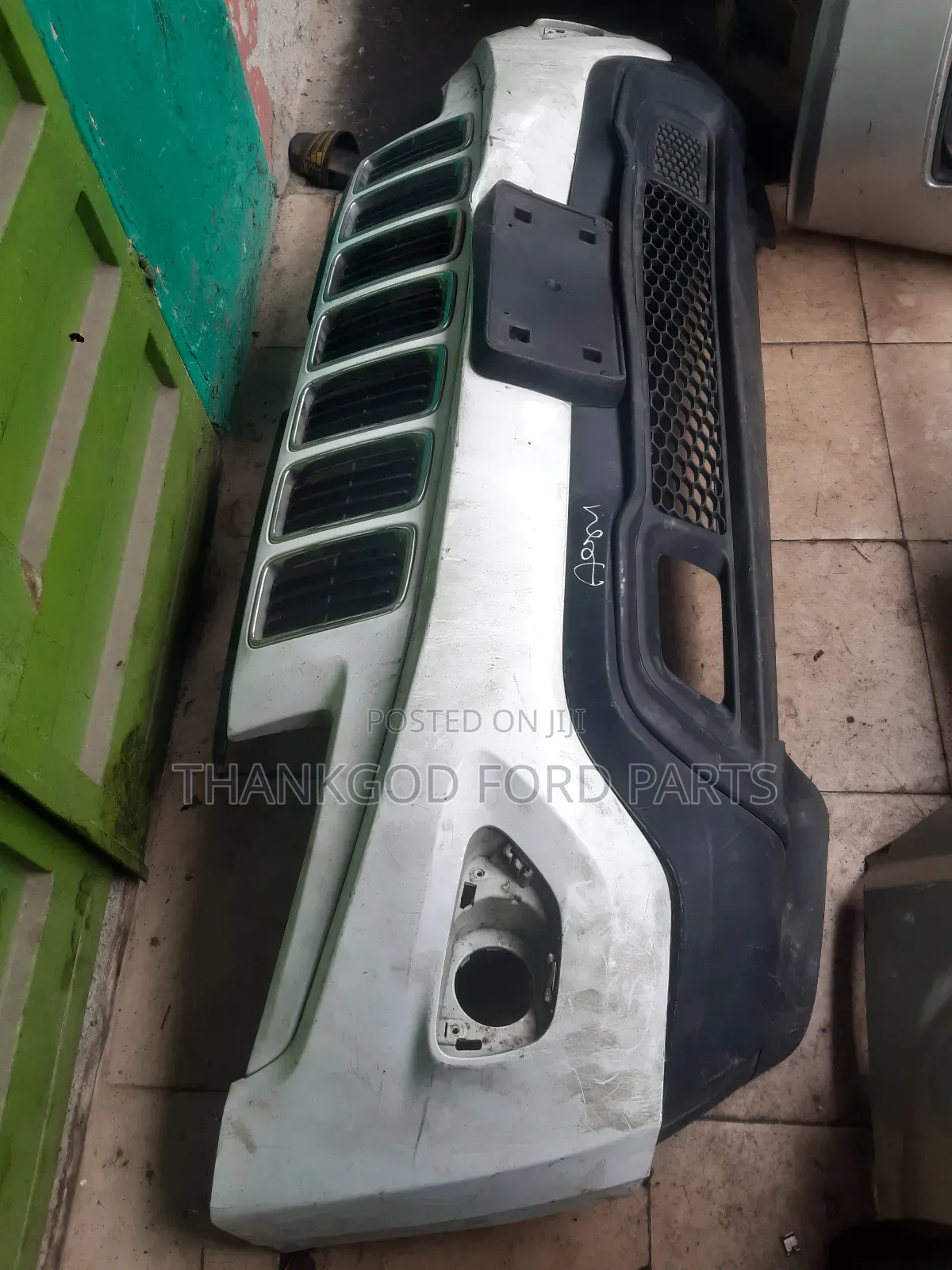 Front Bumper Jeep Cherokee