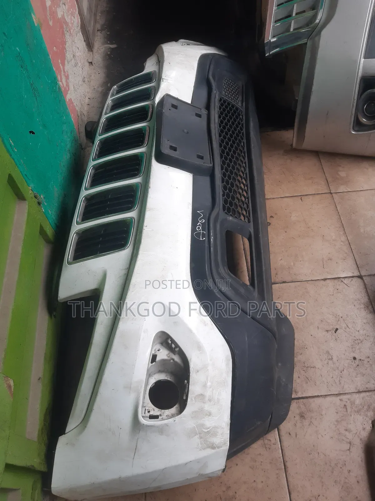 Front Bumper Jeep Cherokee