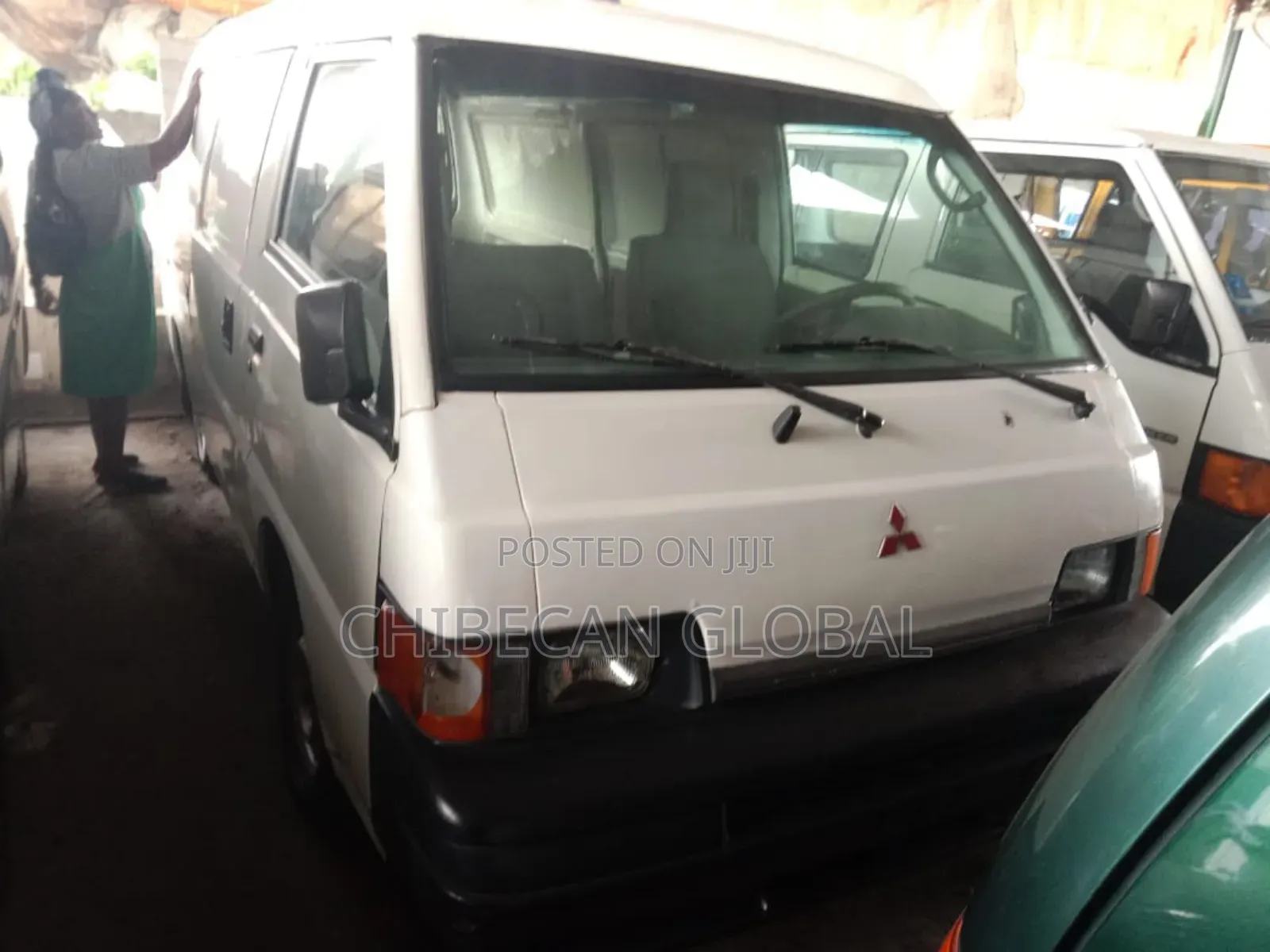 Mitsubishi L300 2000 White