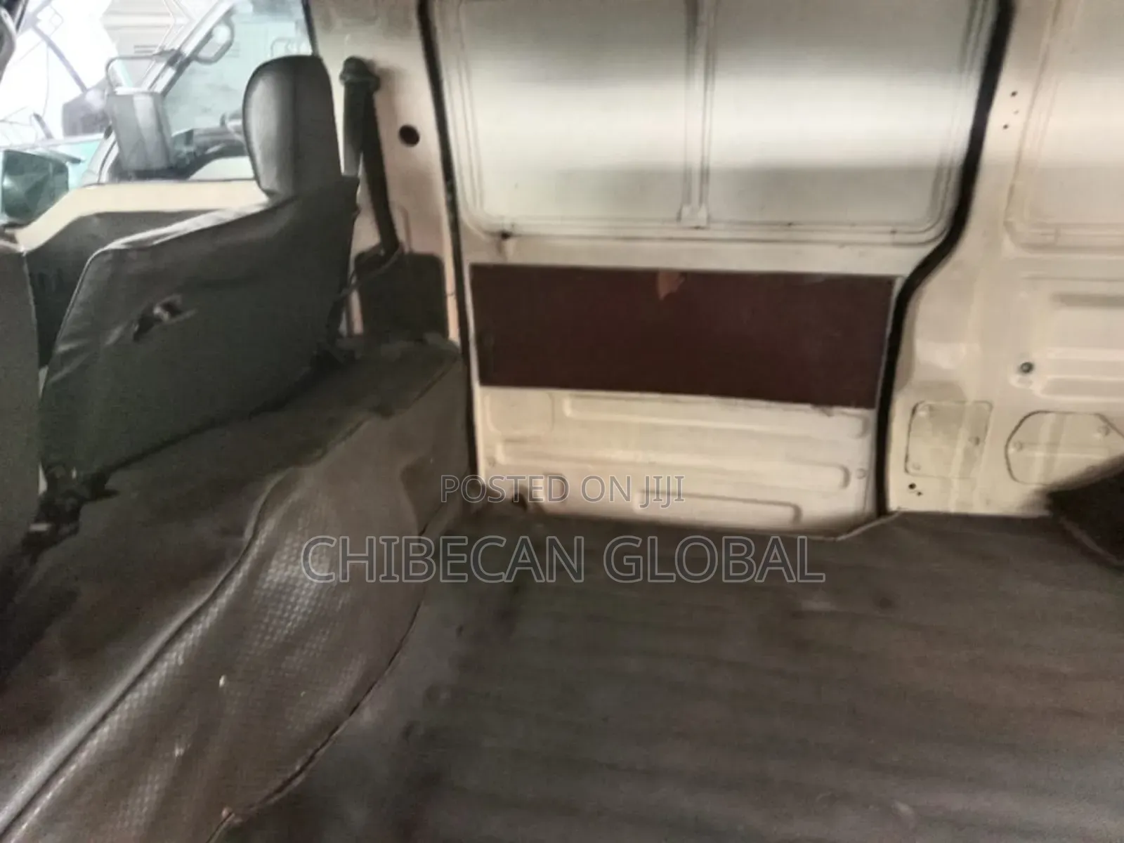 Mitsubishi L300 2000 White