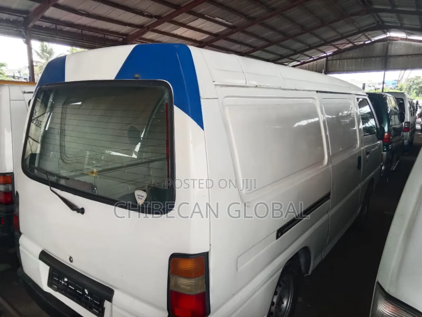 Mitsubishi L300 2000 White