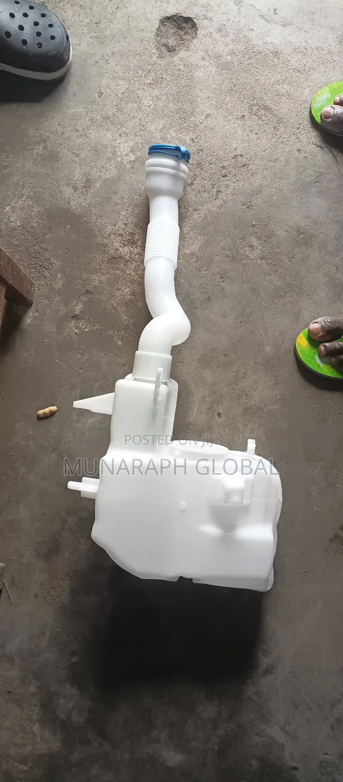 Mercedes Benz 2014 Ml350 and 2018 Gle350 Wiper Water Can