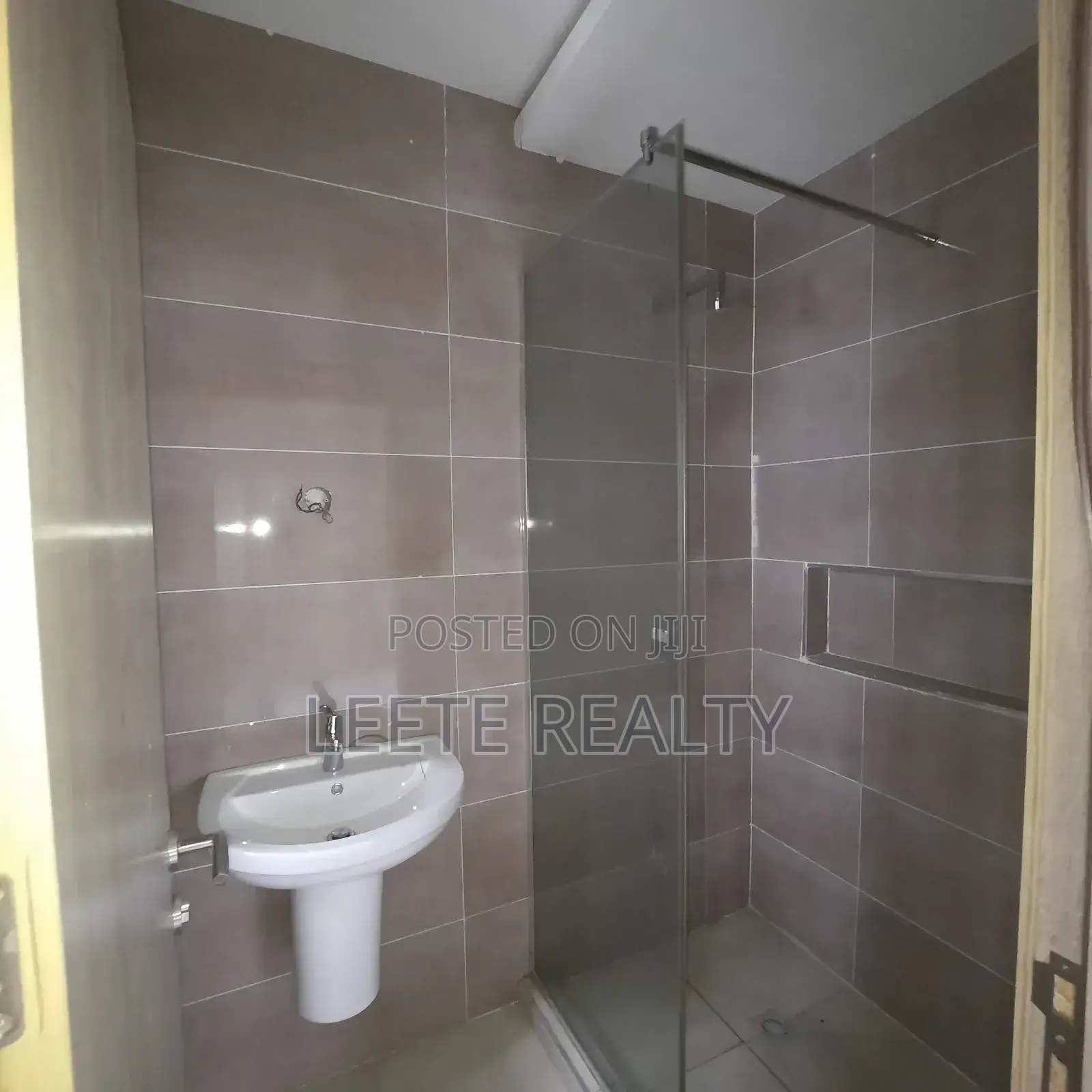5bdrm Duplex in Wuye for sale