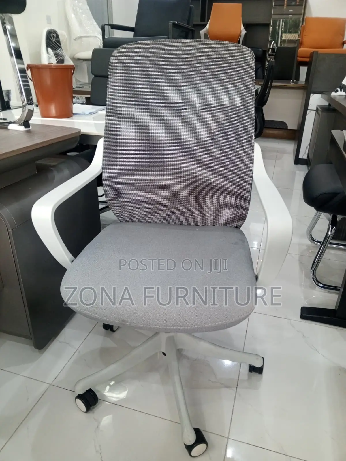 High Quality Foreign Design Executive Office Swivel Chair