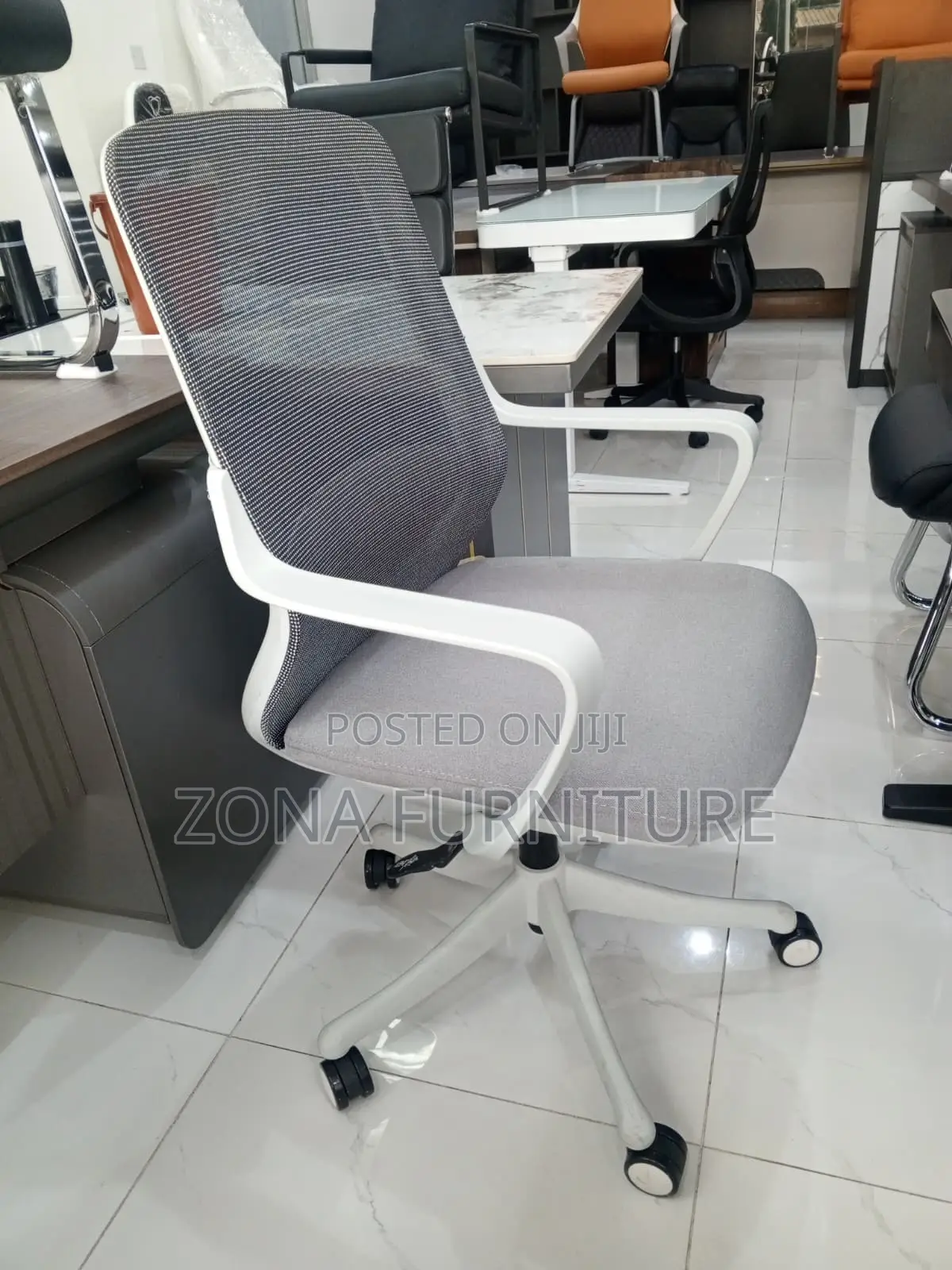 High Quality Foreign Design Executive Office Swivel Chair