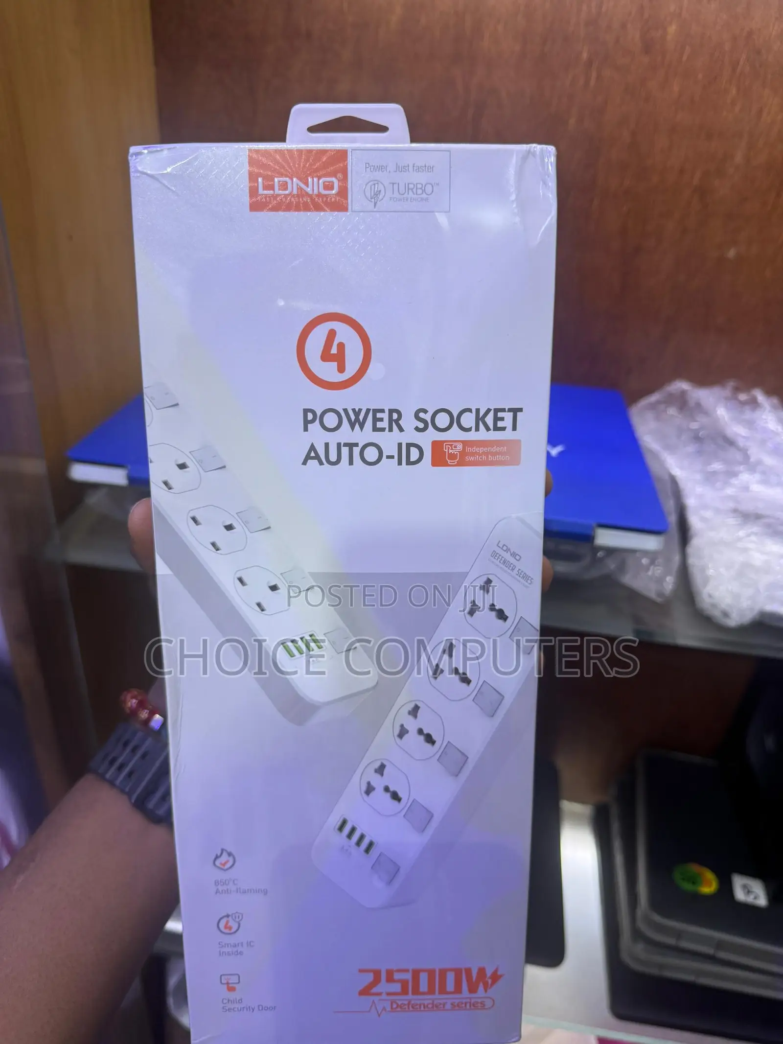 Ldnio Socket Universal Plug Type Power Strip With 4 Usb Port