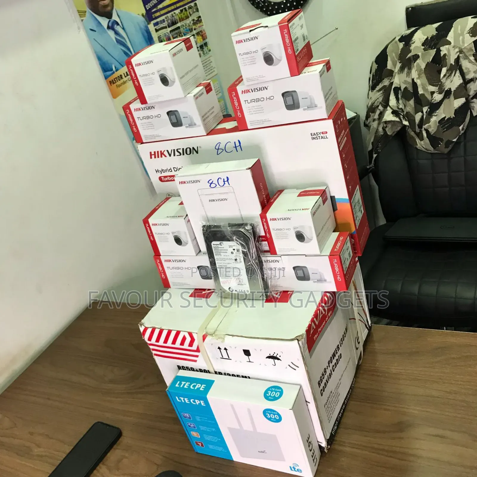 Hikvision 8 Channel Complete Kit With Router and 300m Cable.
