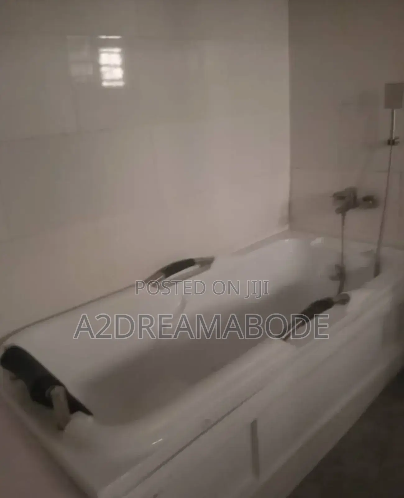 4bdrm Duplex in Waterfront Estate, Magodo for sale