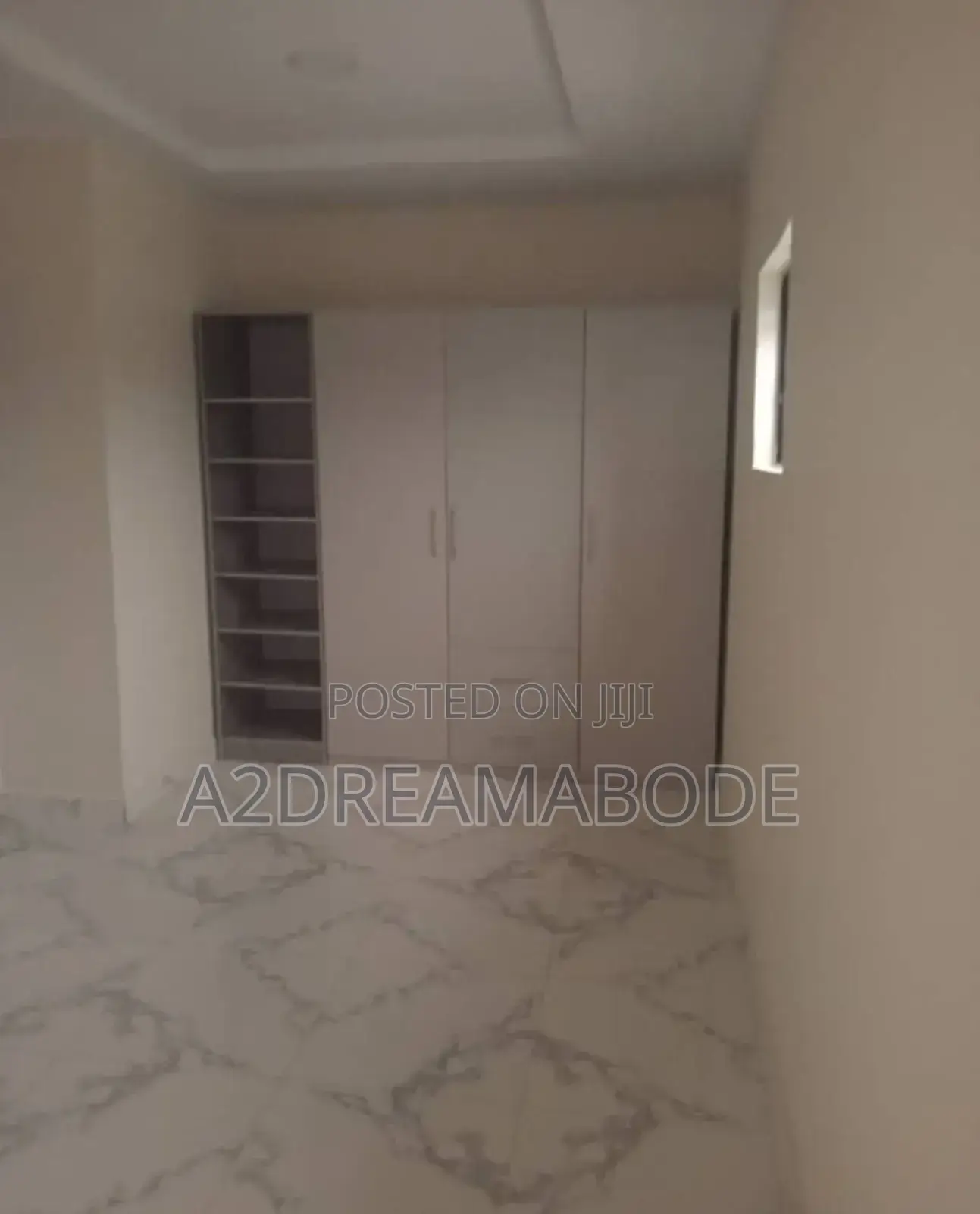 4bdrm Duplex in Waterfront Estate, Magodo for sale