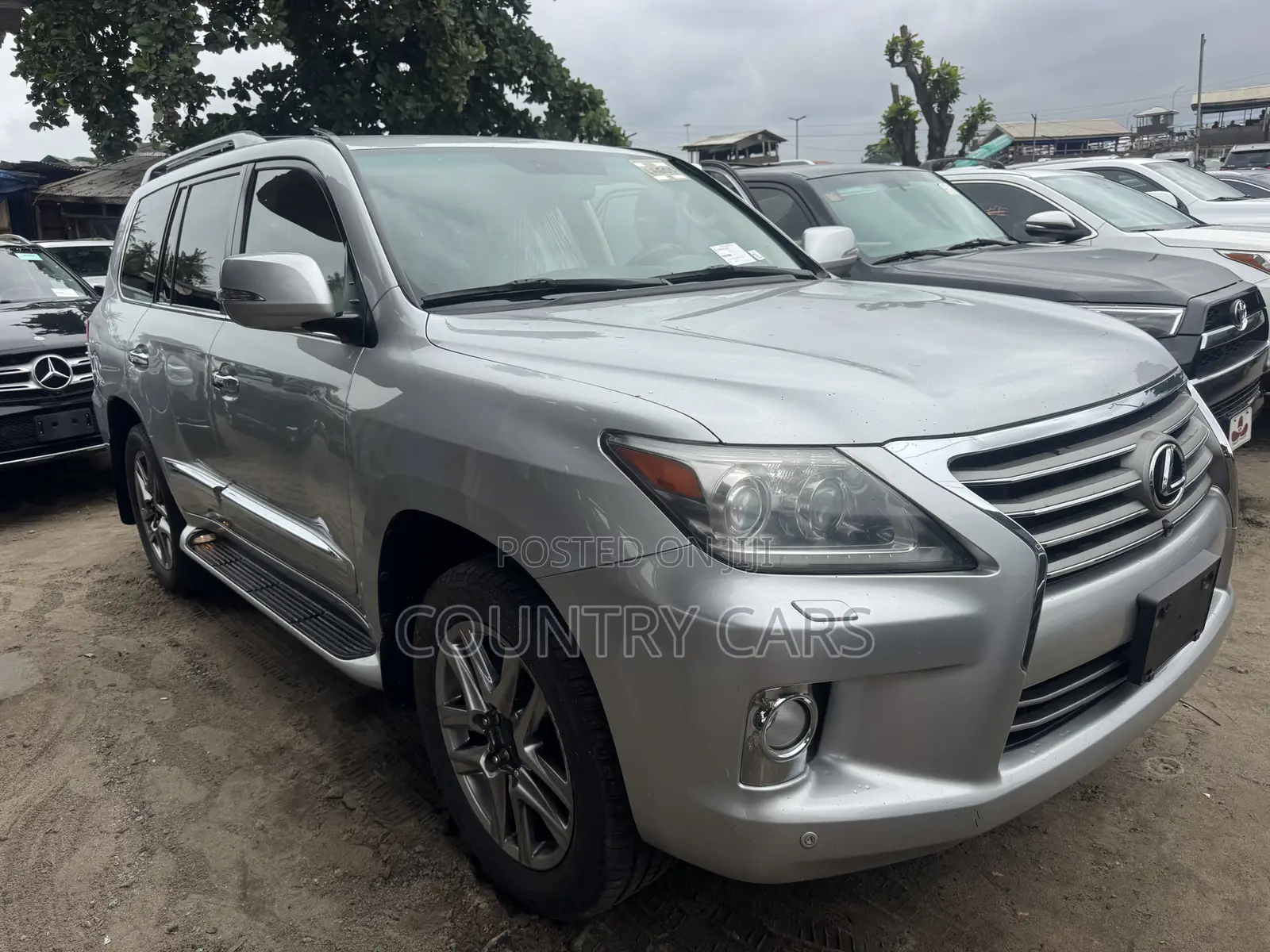 Lexus LX 570 AWD 2014 Silver