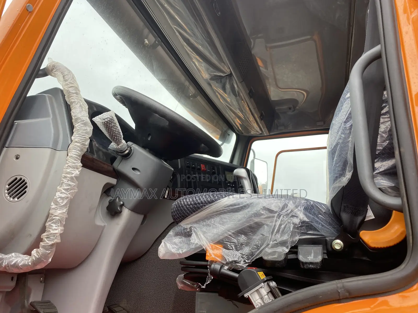 12 Tyres Howo Tipper Yellow