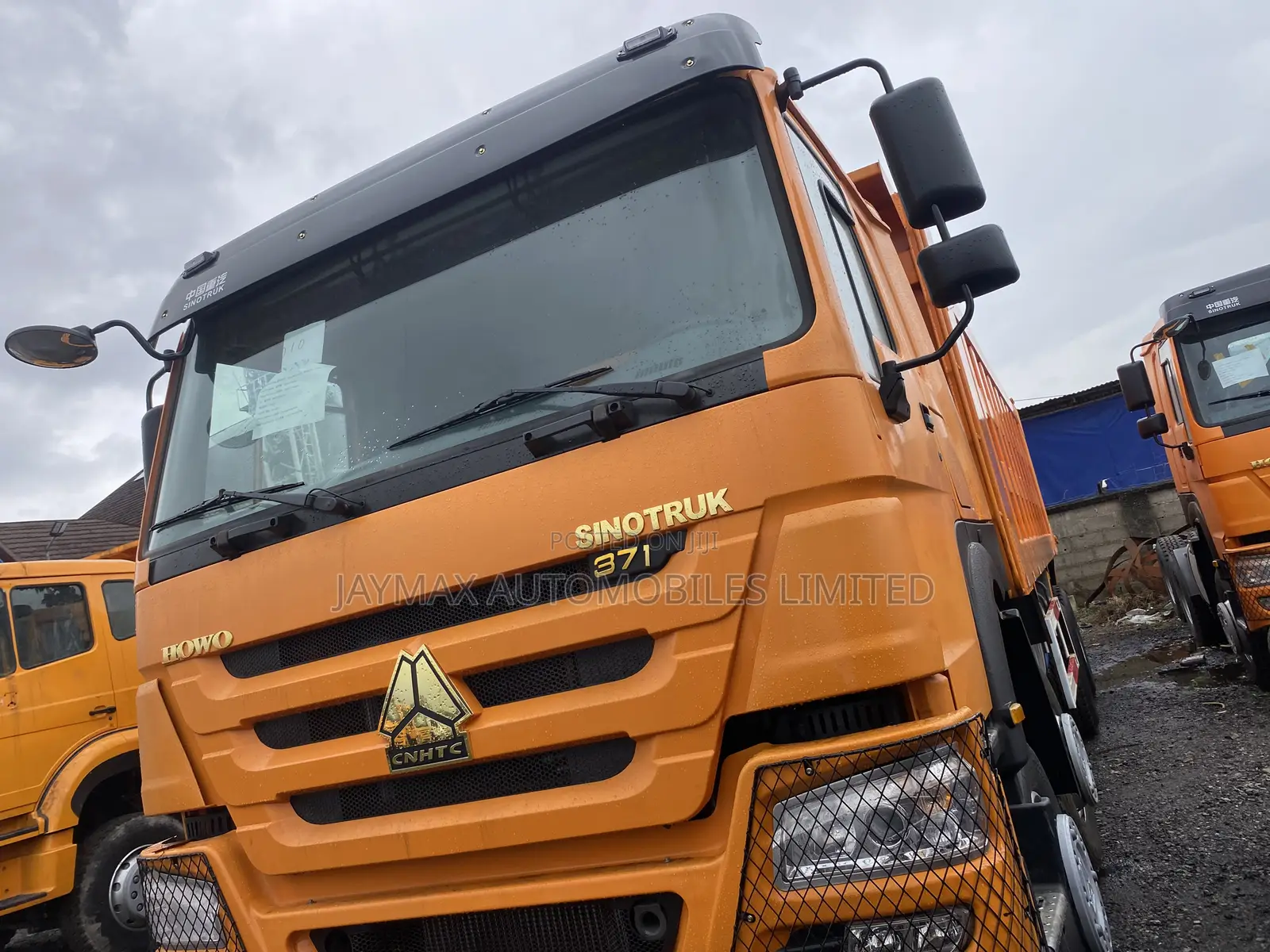 12 Tyres Howo Tipper Yellow