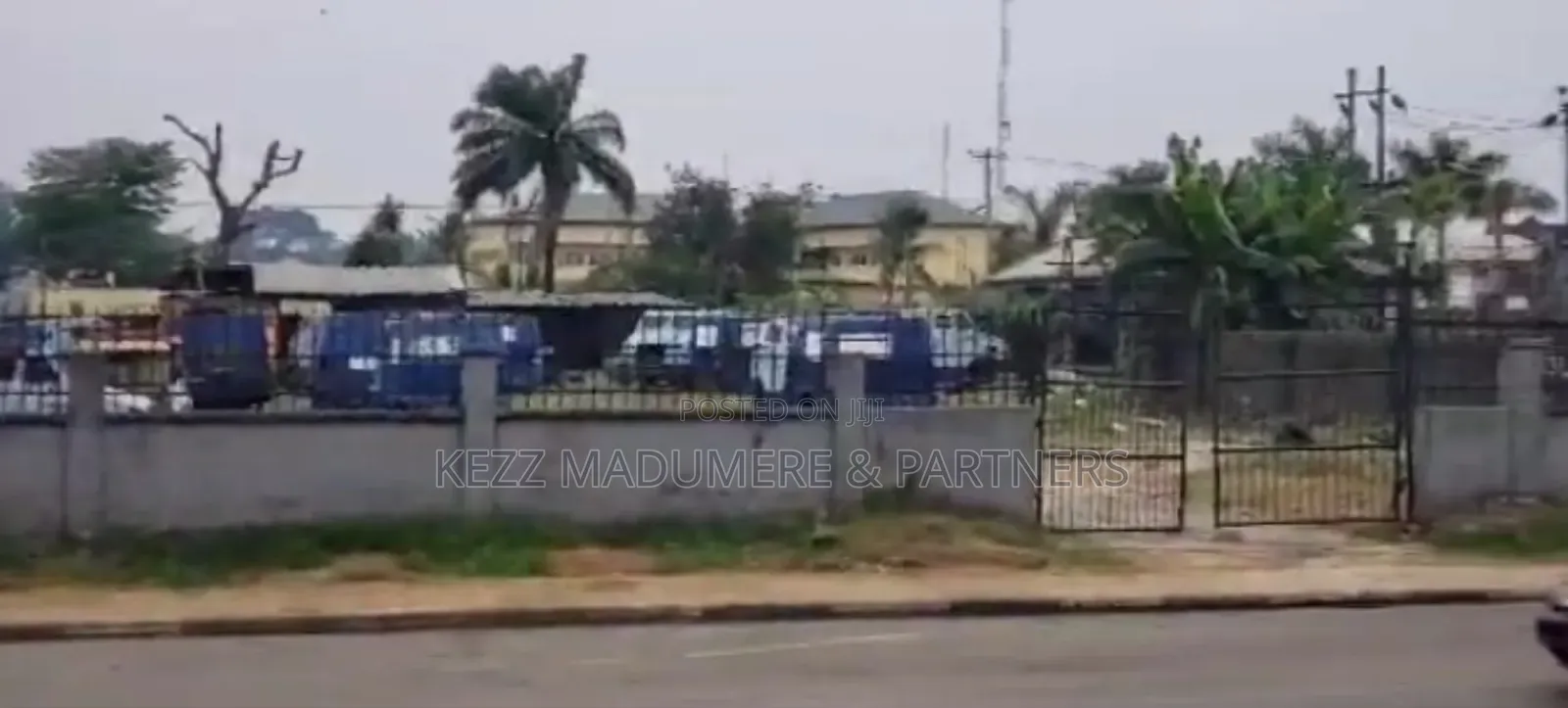 For Sale : 2600 Sqmts At Azikiwe Rd, Old Gra , Ph