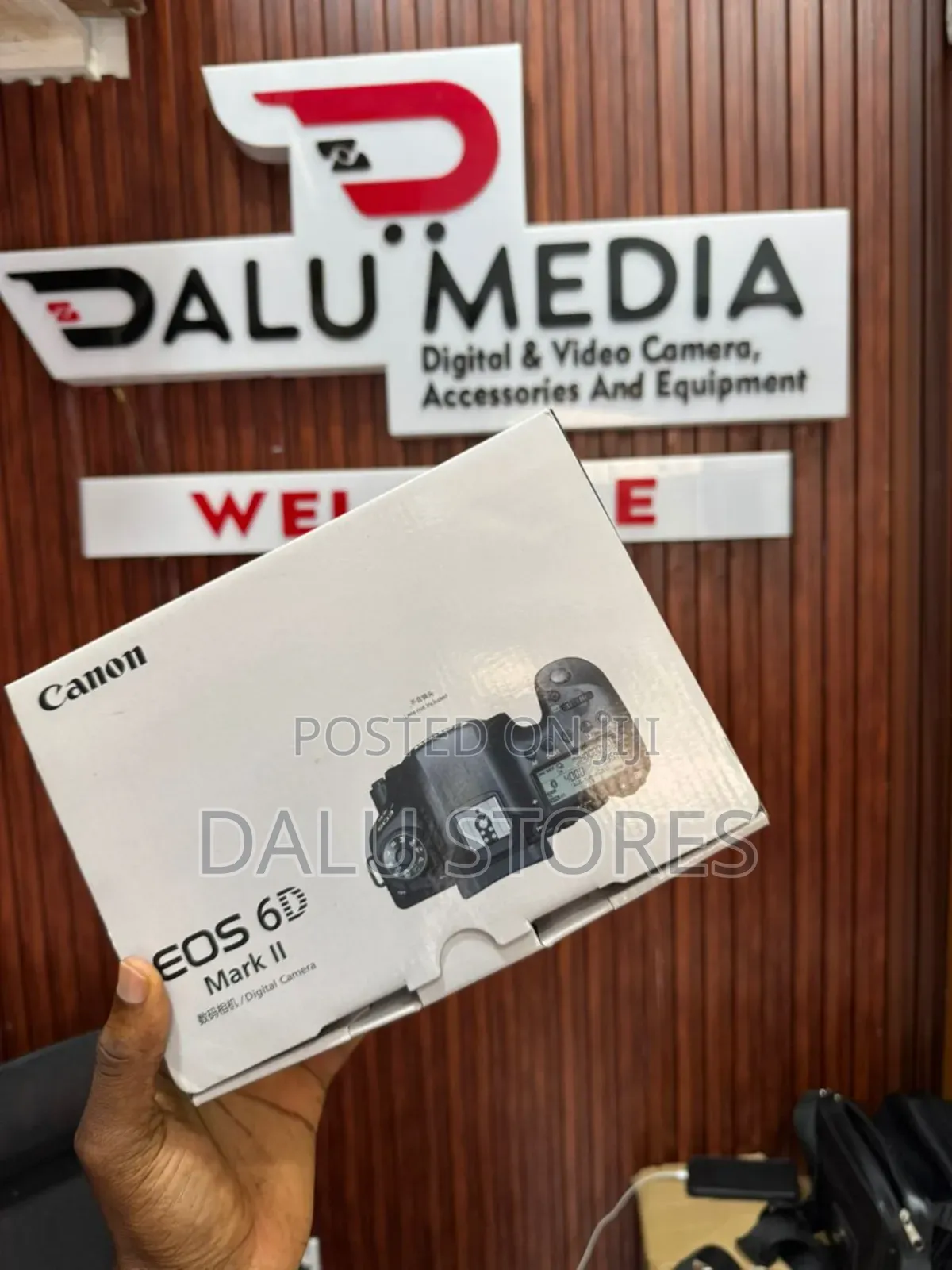Canon Eos 6d Mark Ii Dslr Camera (Body Only)